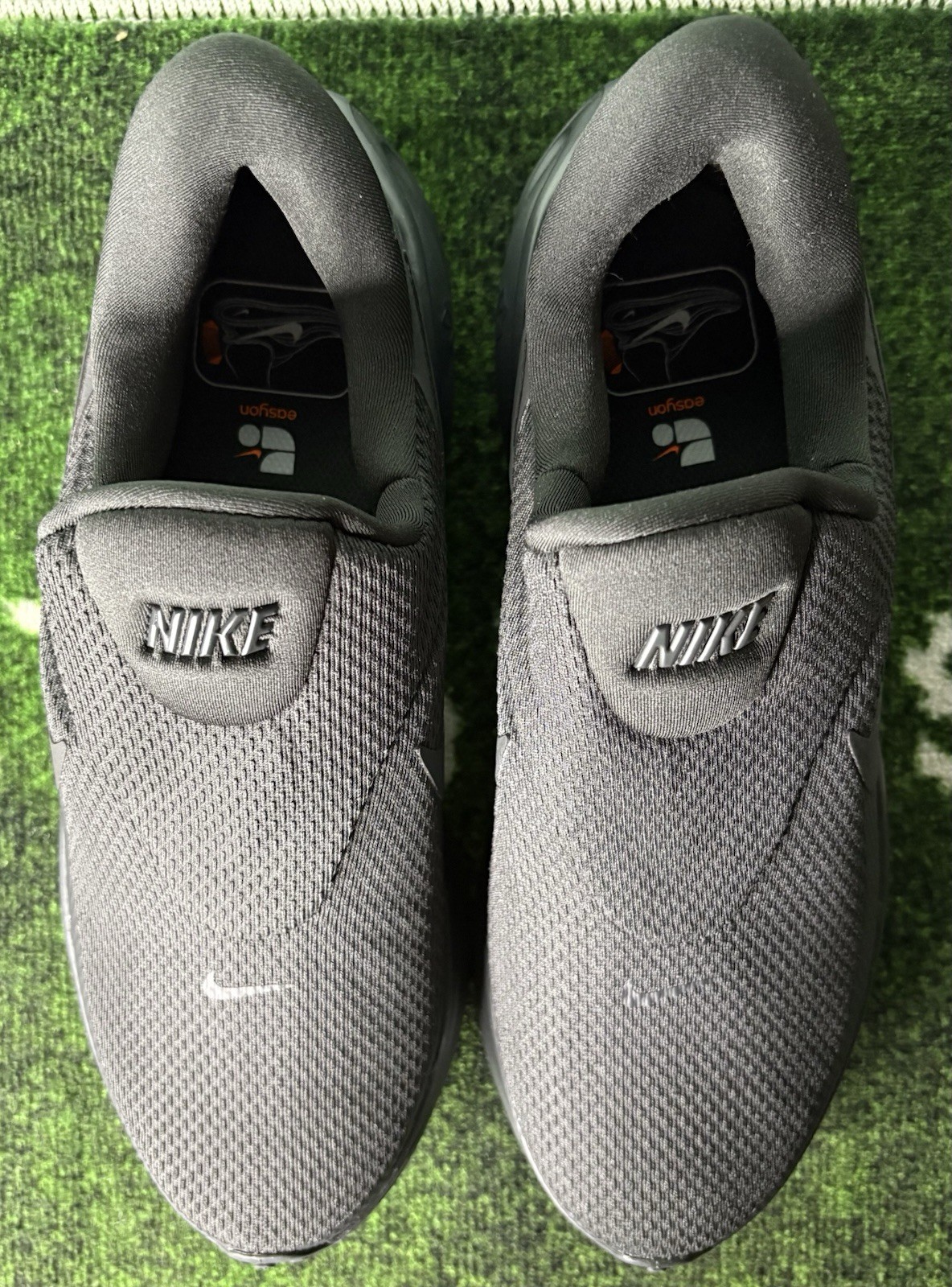 US Men’s 8.5/Women’s 10 – Nike Revolution 8 EasyOn «Anthracite» HQ2414-003