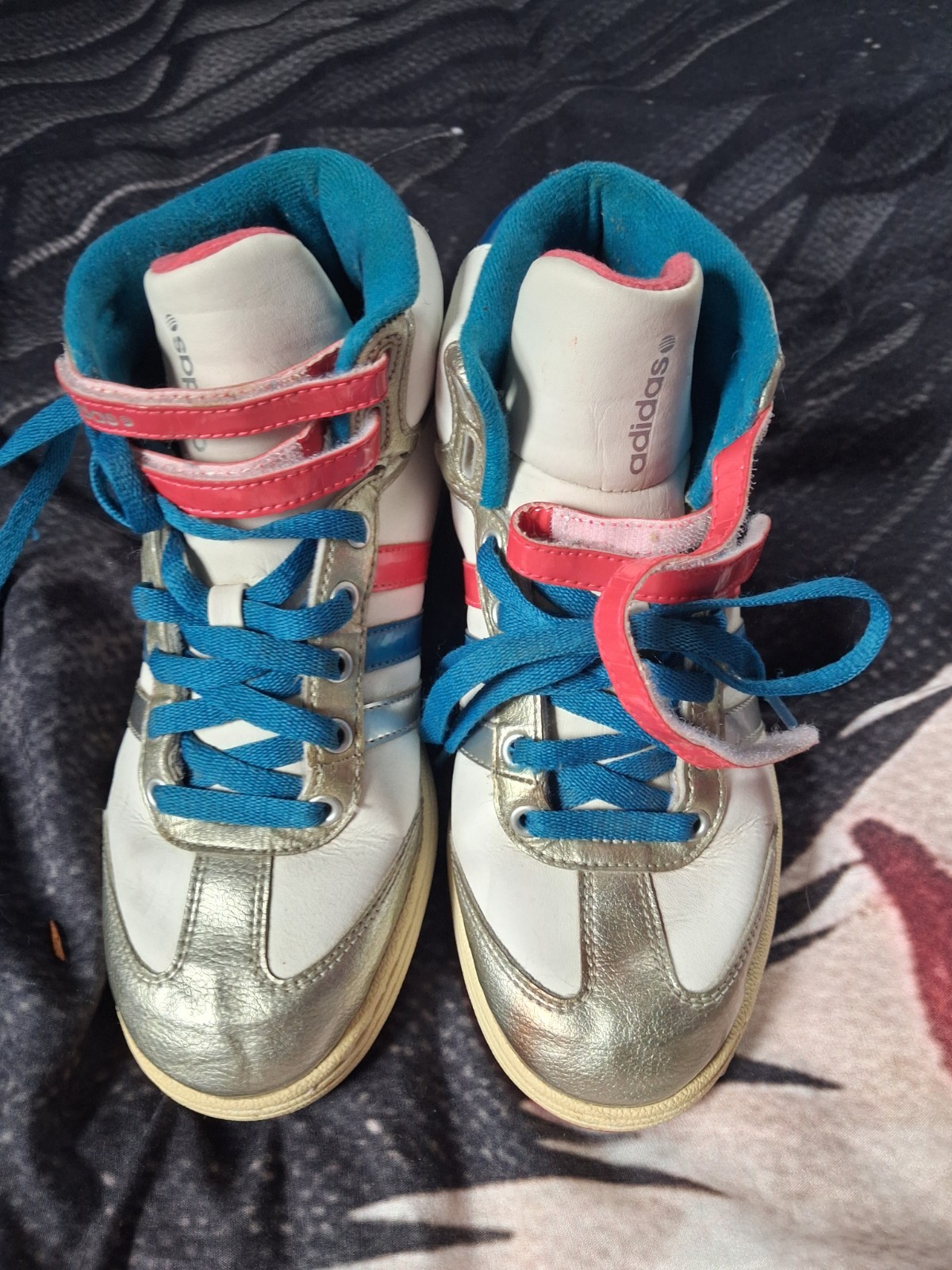 Adidas Hightops Size 8 White,silver,teal,pink With Straps (2009) ☆Unique