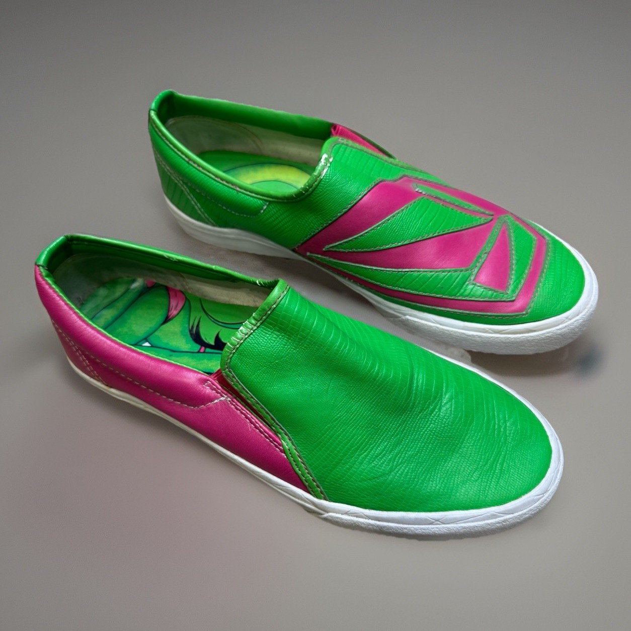 Volcom Classic Slip on Men Size 9 Women 10.5 Shoe Green Pink