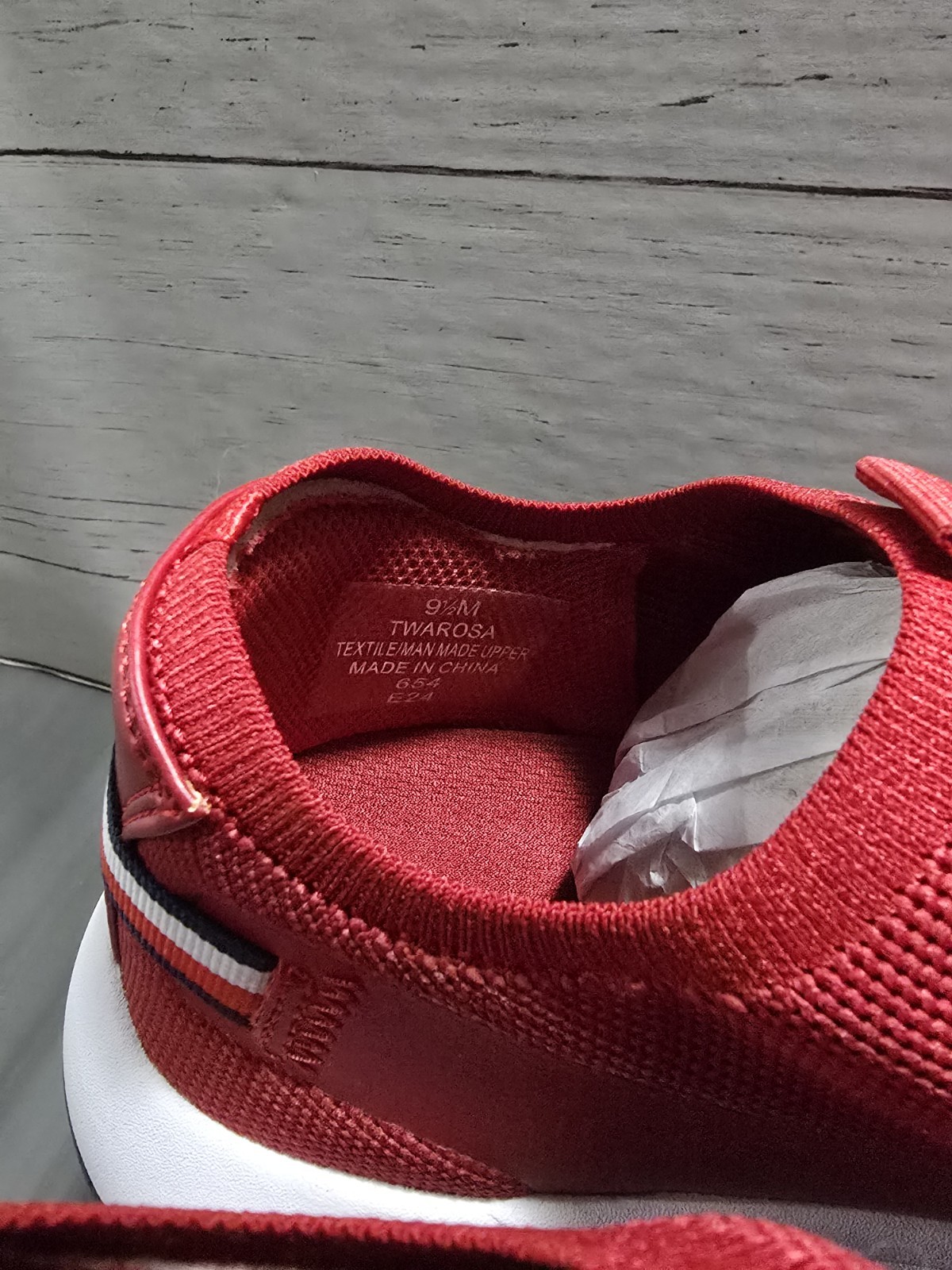 NEW Tommy Hilfiger Tw Arosa Medium Womens Red 9.5 Slip On Sneaker Light comfort