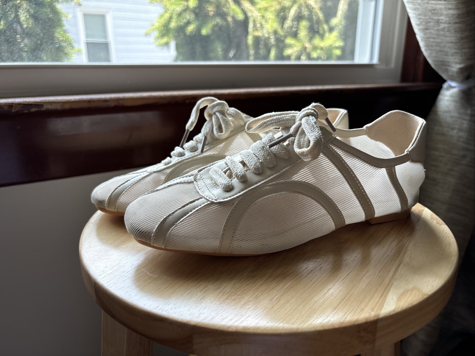 See True Mesh Shoes The Mont Size 7 Material : Synthetic leather, Mesh