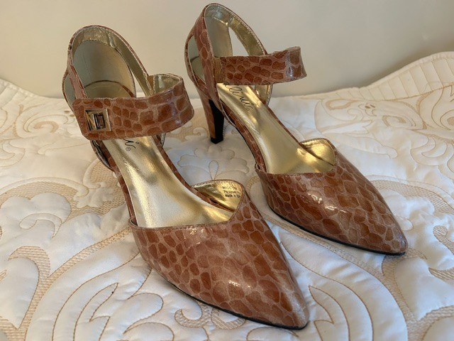 Bellini Gold High Heel Shoes with Gold Buckle Size 11