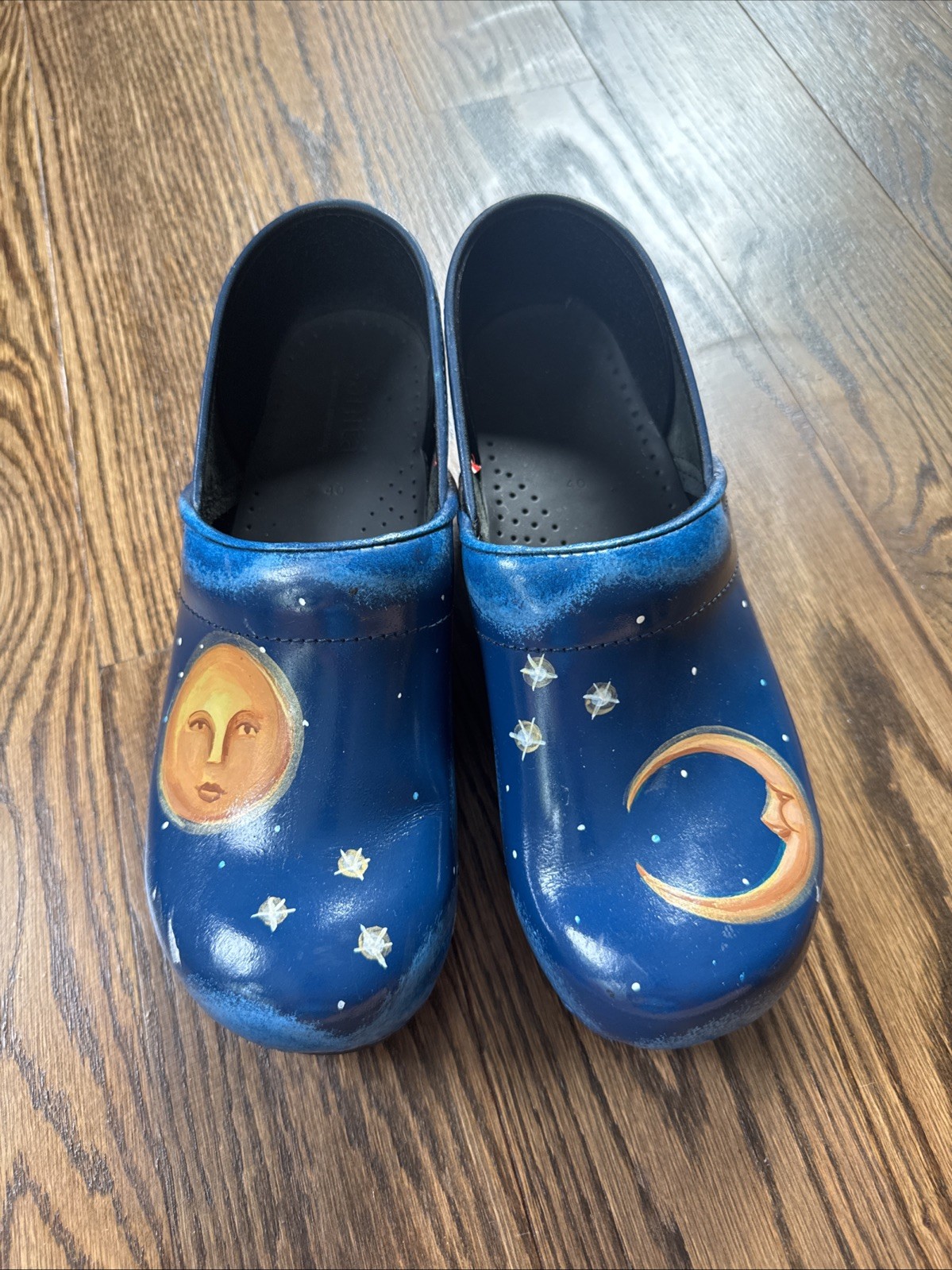 Sanita Moon Stars Hand Painted Danish Clogs Size 40 Blue Leather EUC