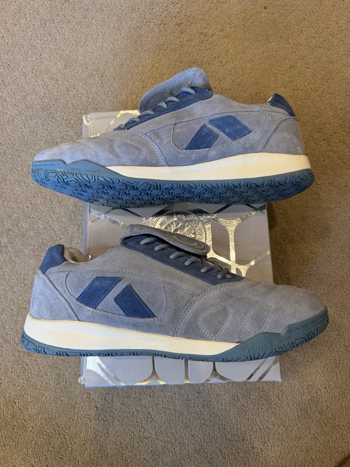 Size 10 – NiviaSport Blue Soccer Club Sneakers NEW
