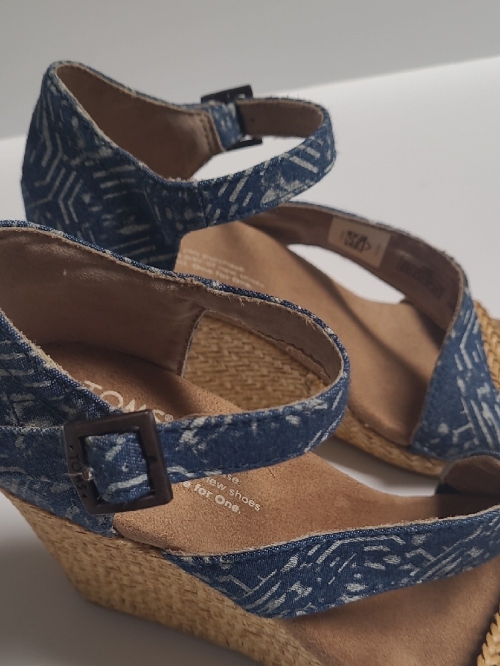 TOMS Navy Batik Denim & Beige Wedge Sandals with Braided Tan Strap – Size 6.5