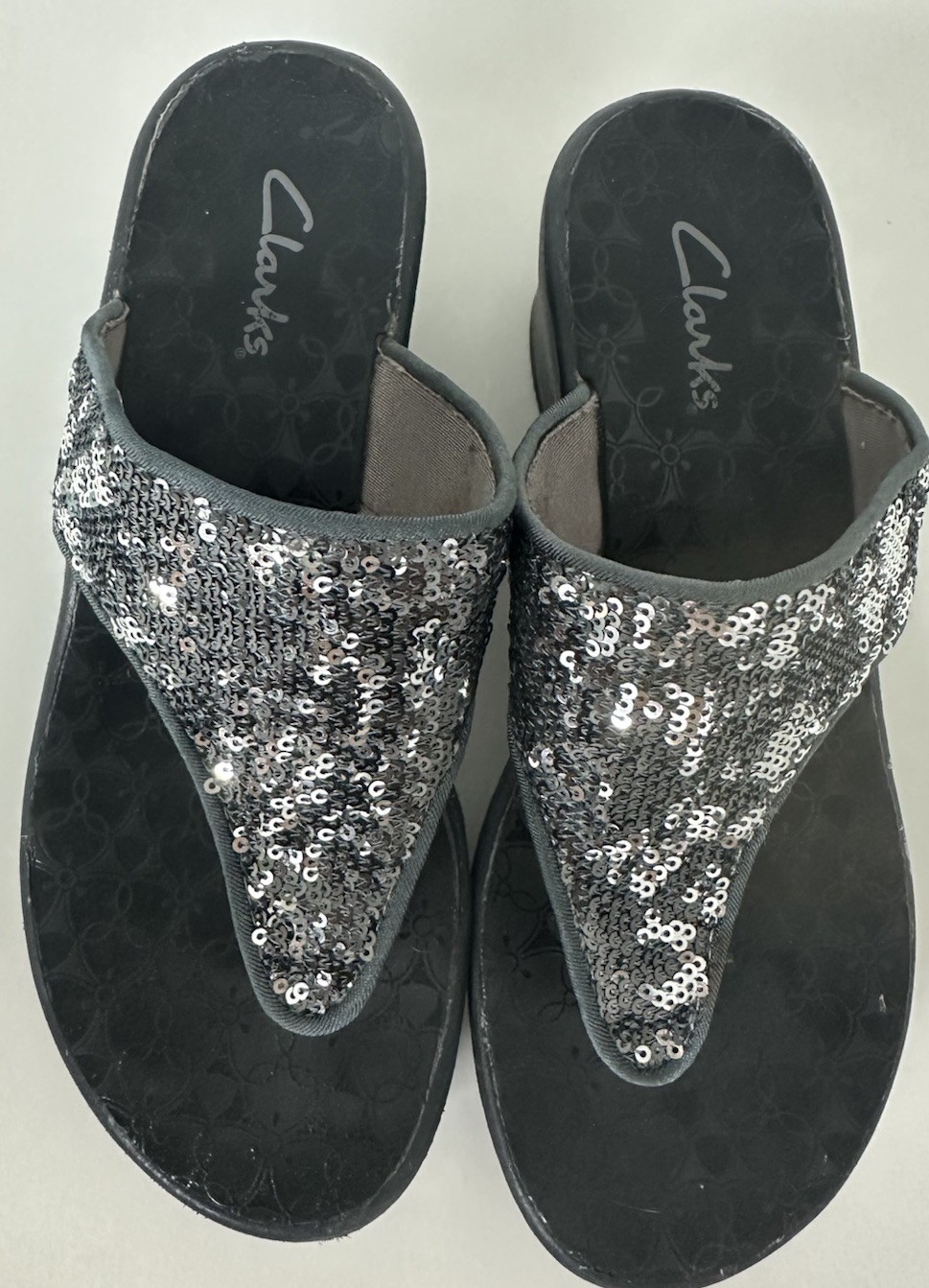 Clarks Wedge Flip-Flop Sandals W/ Pewter Sequins (Womens 8)