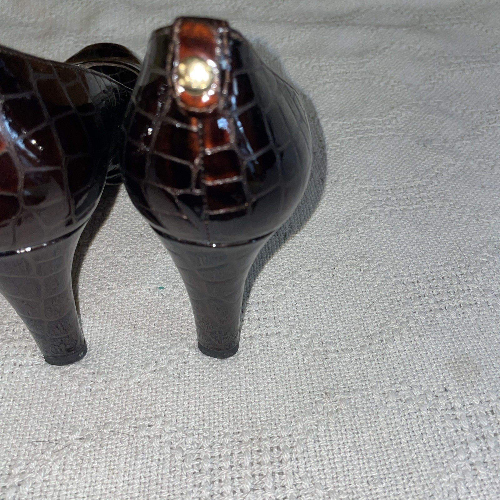 Stuart Weitzman Dress Pumps Womens Size 6.5 M Brown Faux Gator Business Formal