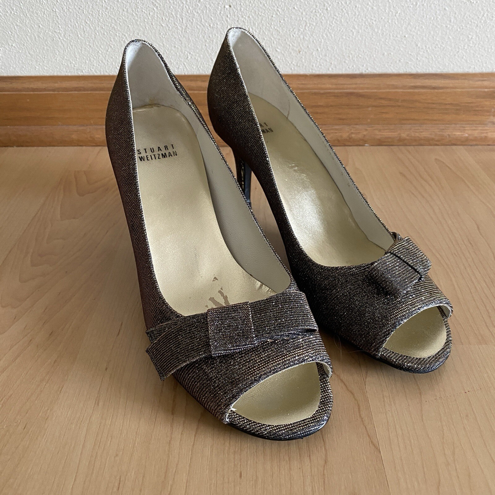 Stuart Weitzman Bowover Pyrite Nocturn Shimmery Peep Toe Heels Pumps, Size 9