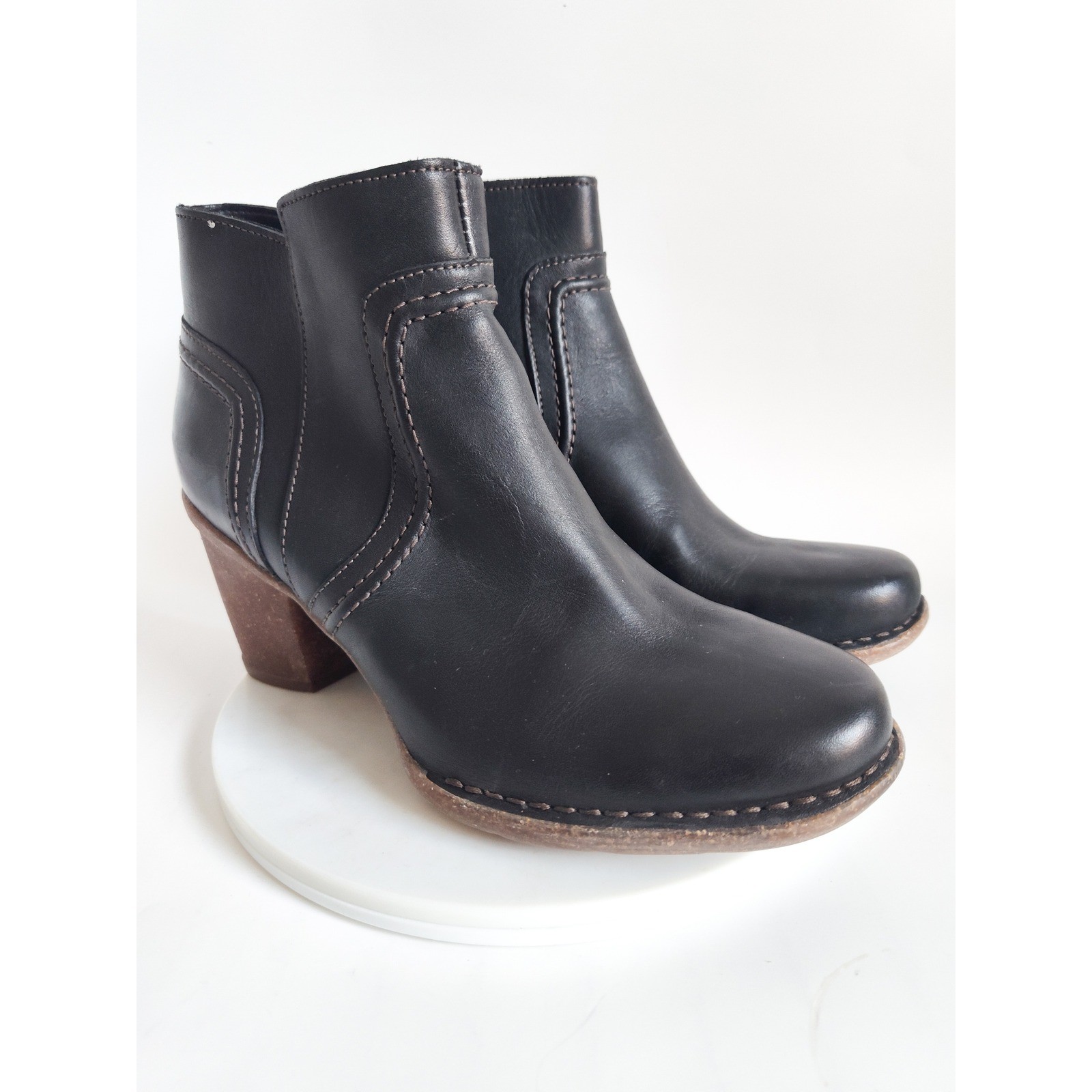 Clarks Artisan Ankle Boots Size 9 Black Leather Block Heel Contrast Stitching