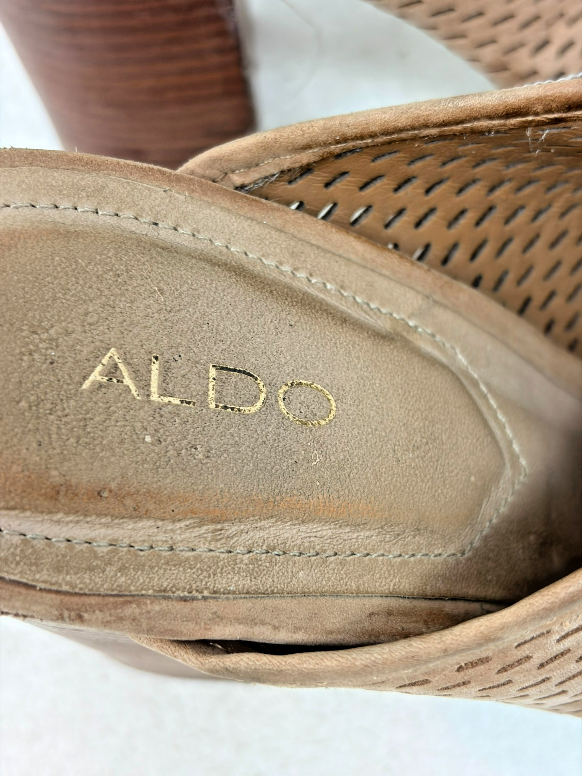 ALDO Tan Perforated Leather Mule Sandals Block Heel Women’s US 7.5 EU 38 Brazil
