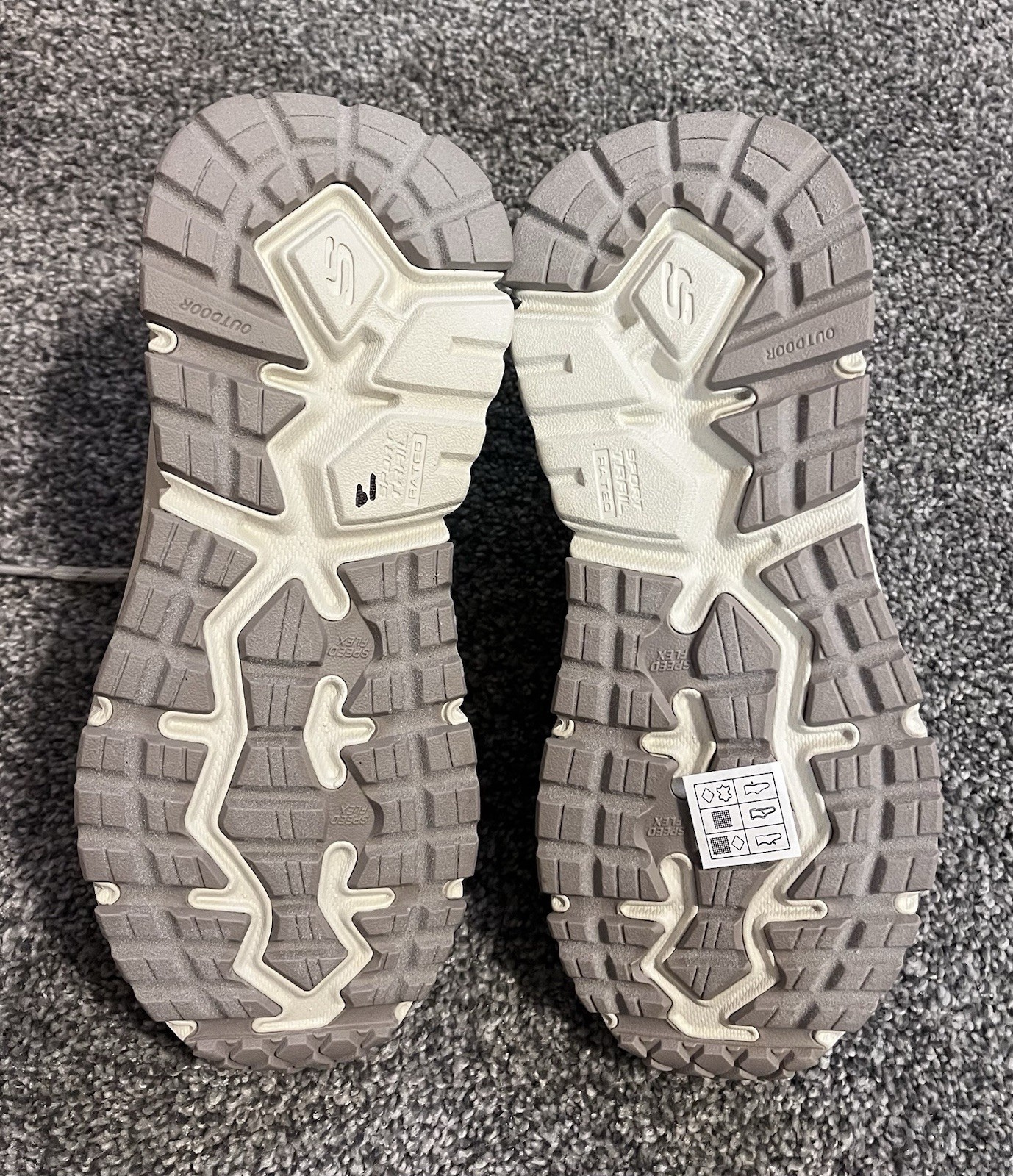 Women’s Sketchers D’Lux Journey Athletic Shoes 6.5 NWT Beige Memory Foam