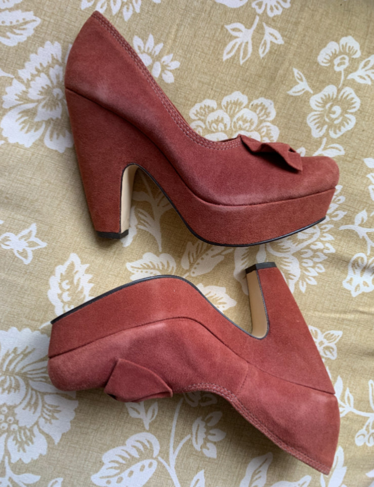 SEYCHELLES Heels 7.5 AMPERSAND SUEDE Platform Bow Almond Toe 4.25″ Pumps NEW