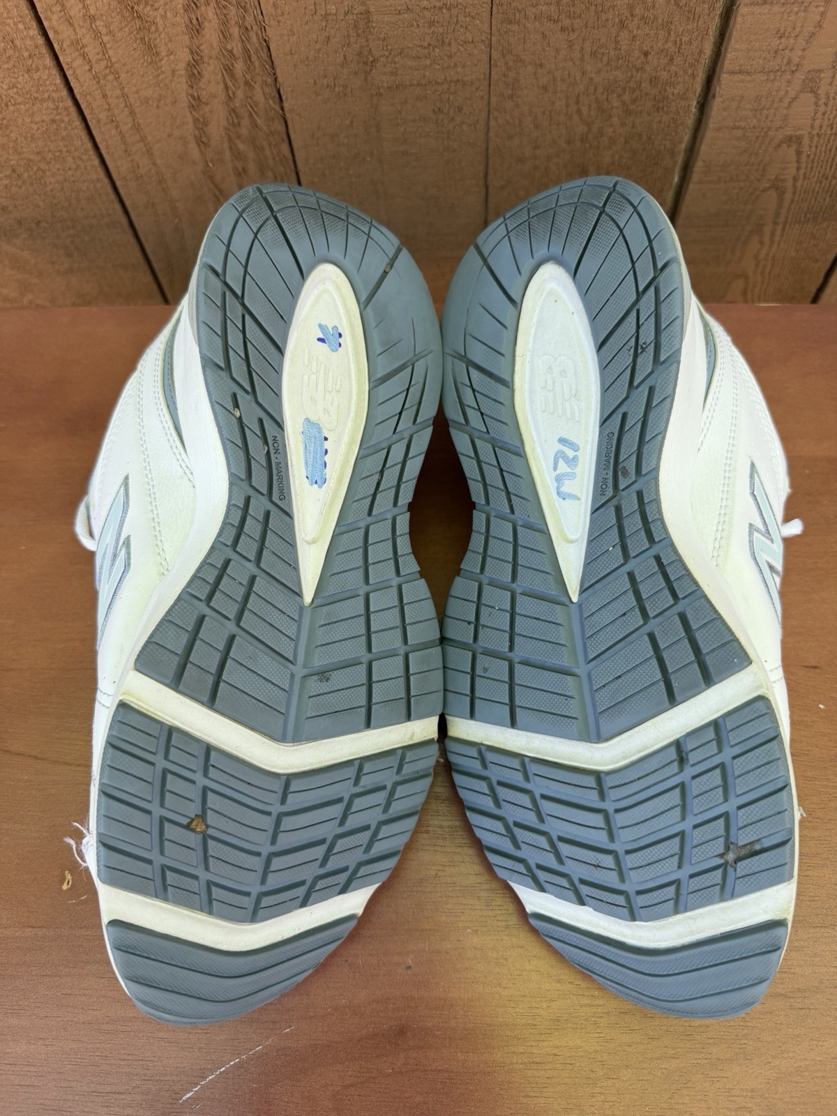 New Balance Women’s 608 V5 Casual Comfort Cross Trainer Shoes White Size 8.5 W