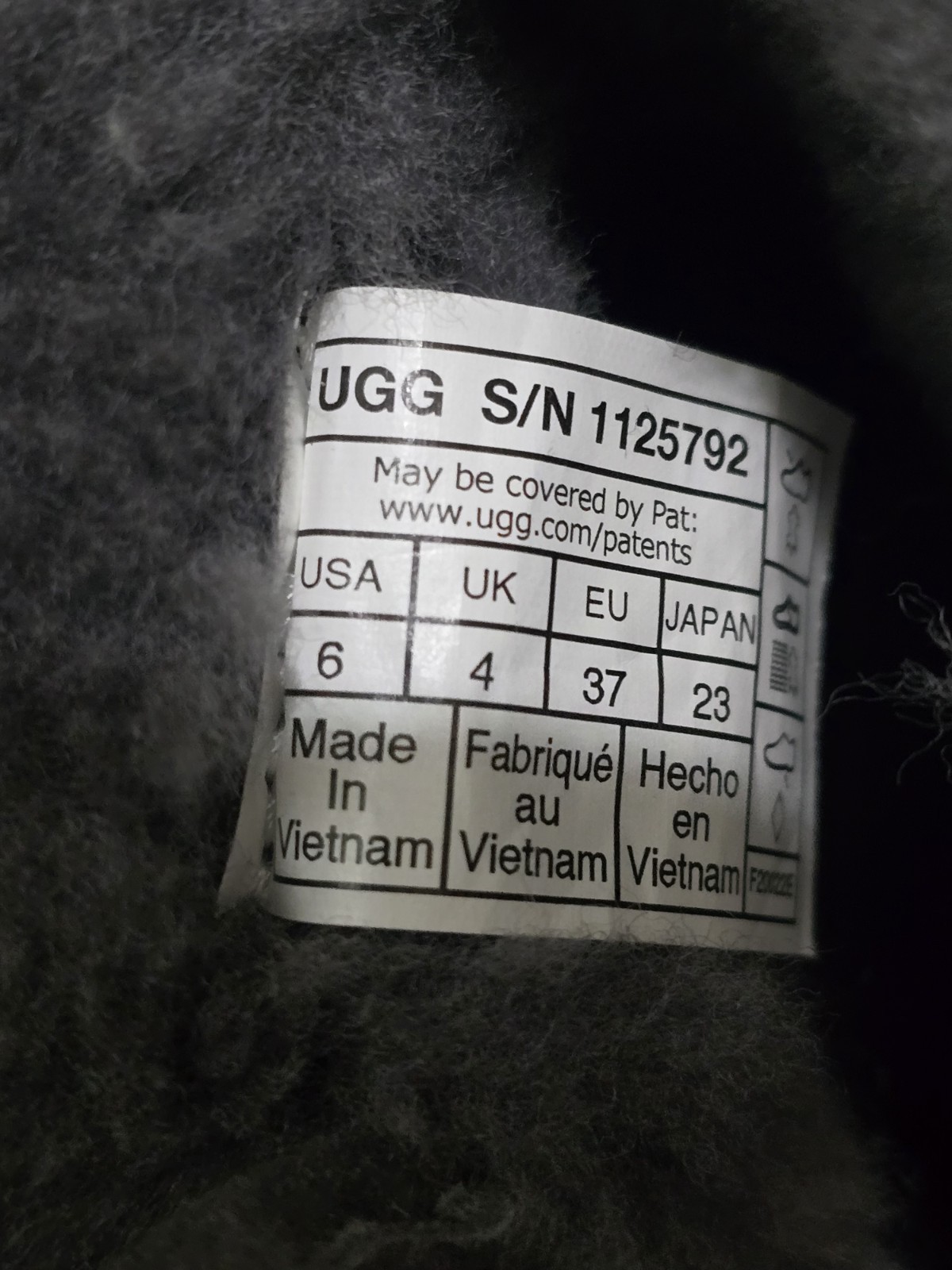 UGG Classic Mini Boot Gray Sheepskin Suede Cozy Size 6 NIB