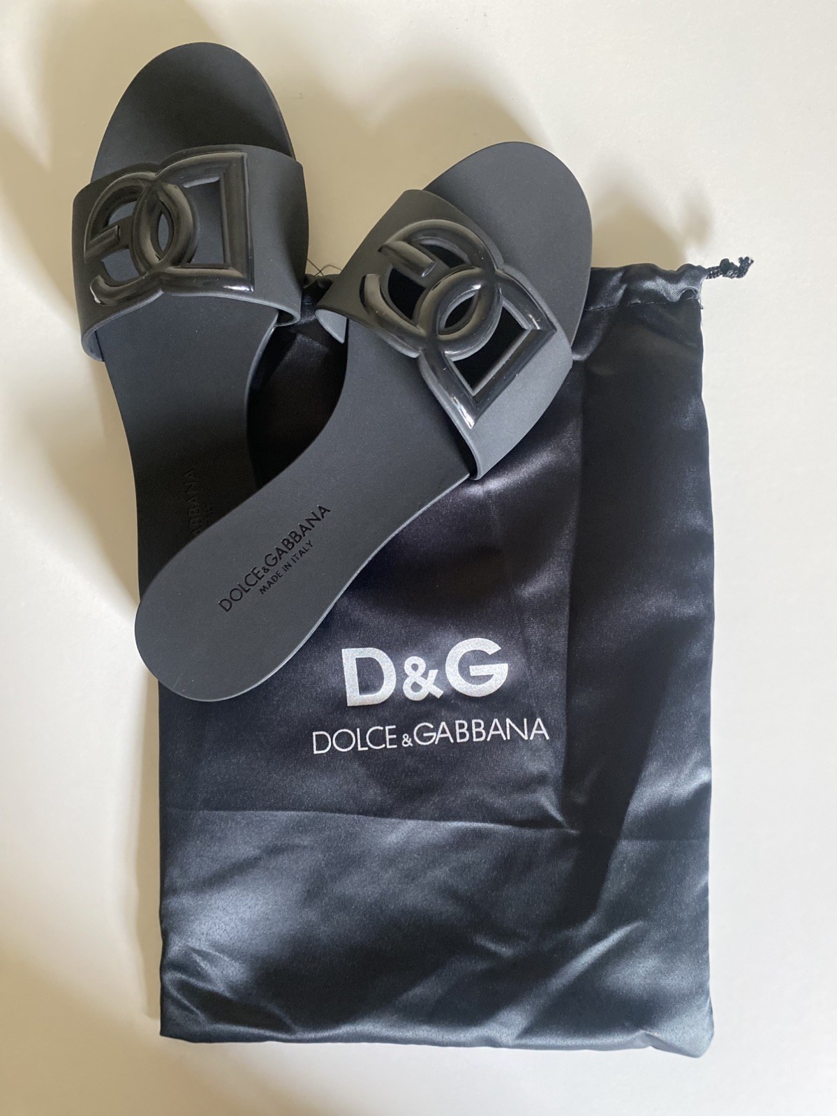 Luxury Black ‘Rubber Beachwear Sliders’ EUR 39 / US 8 Women’s
