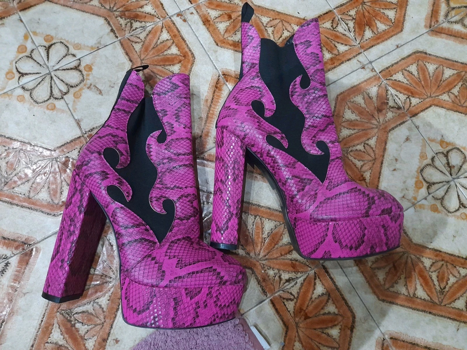 Ankle Boots Snake Print Magenta And Black With Flames Trash Fash High Heels 38