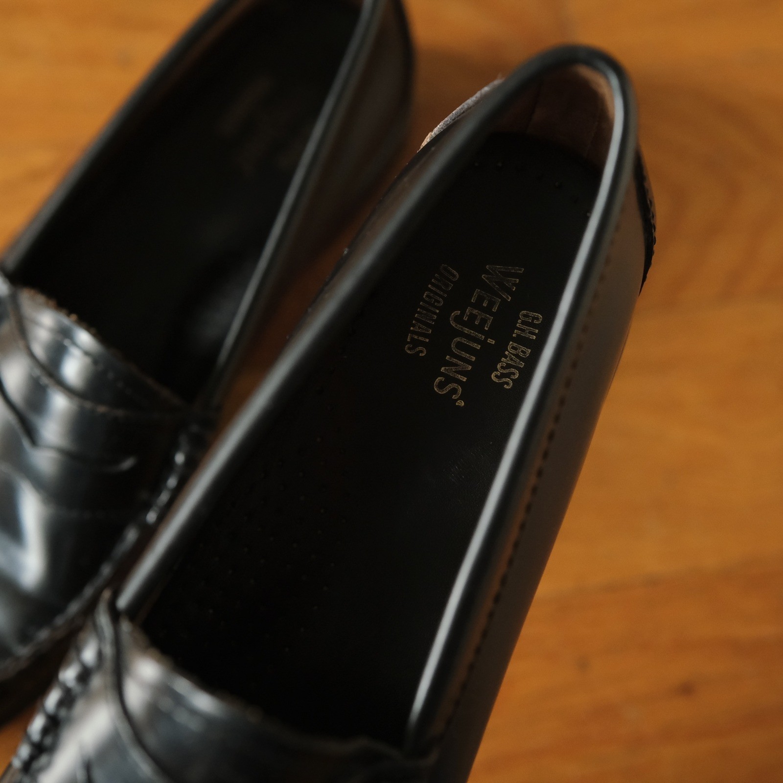 GH Bass Weejuns Whitney Loafers Womens Black Leather Preppy Classic 8 Whitney