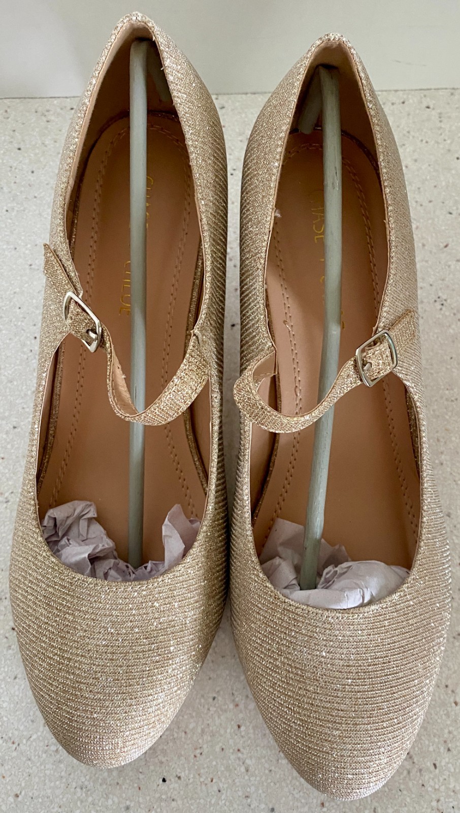 Chase & Chloe Guilty Heart Classic Mary Jane Heels Nude Glitter Size 8 M KONA-2