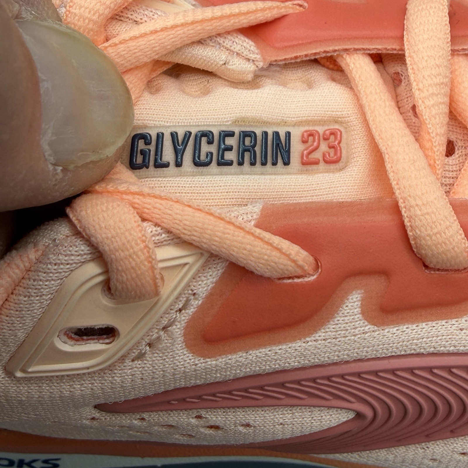 Brooks Glycerin 23 Women’s 6 B Running Shoes Athletic Gym Walking Coral Peach
