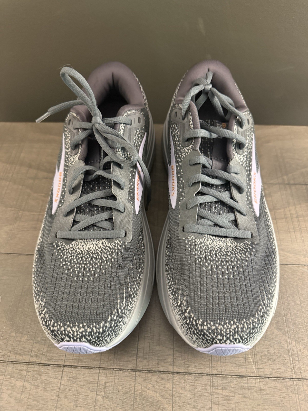 New- Women’s Brooks Ghost Max 2 Size 10 Ebony/Alloy/Lavender