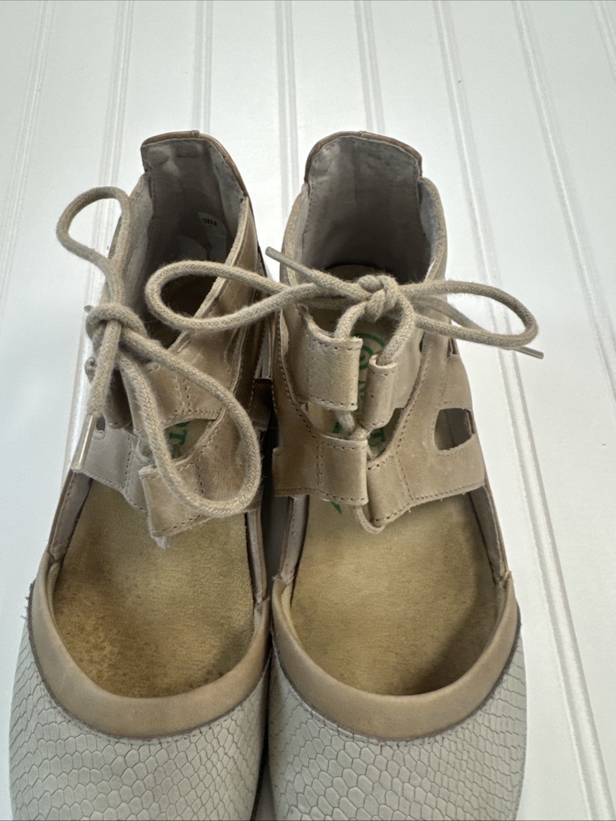 Naot Women’s Lace Up Kata Shoes US 7 EU 38 Beige Lizard Leather Comfort $199