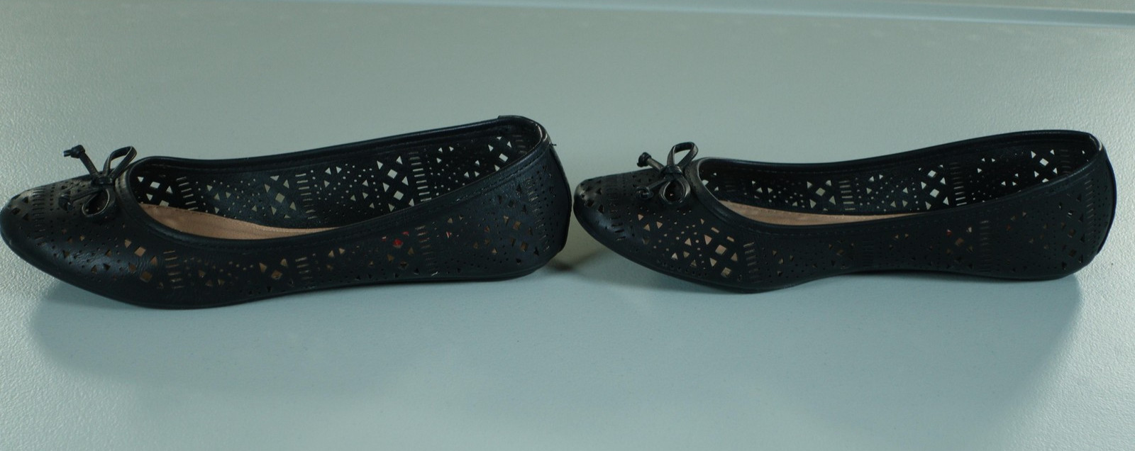 UNIONBAY Shoes Womens Size 8 Black Cutout Ballet Flats Bow Round Toe Slip On