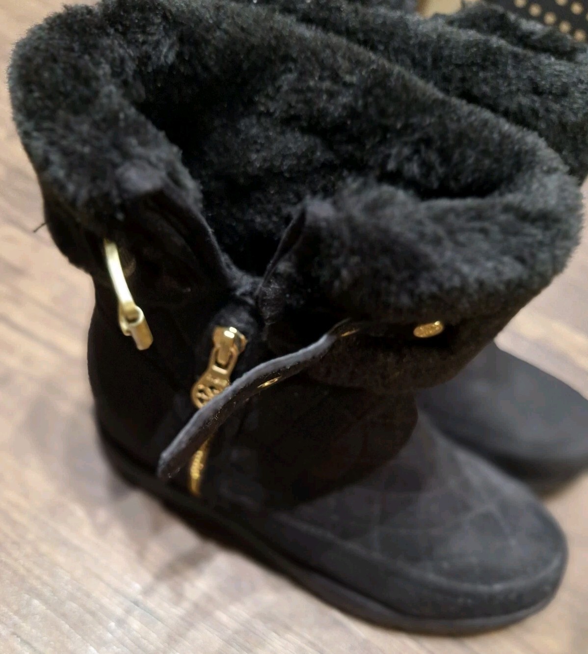 Black Boots Size 5.5 GUESS New Woman