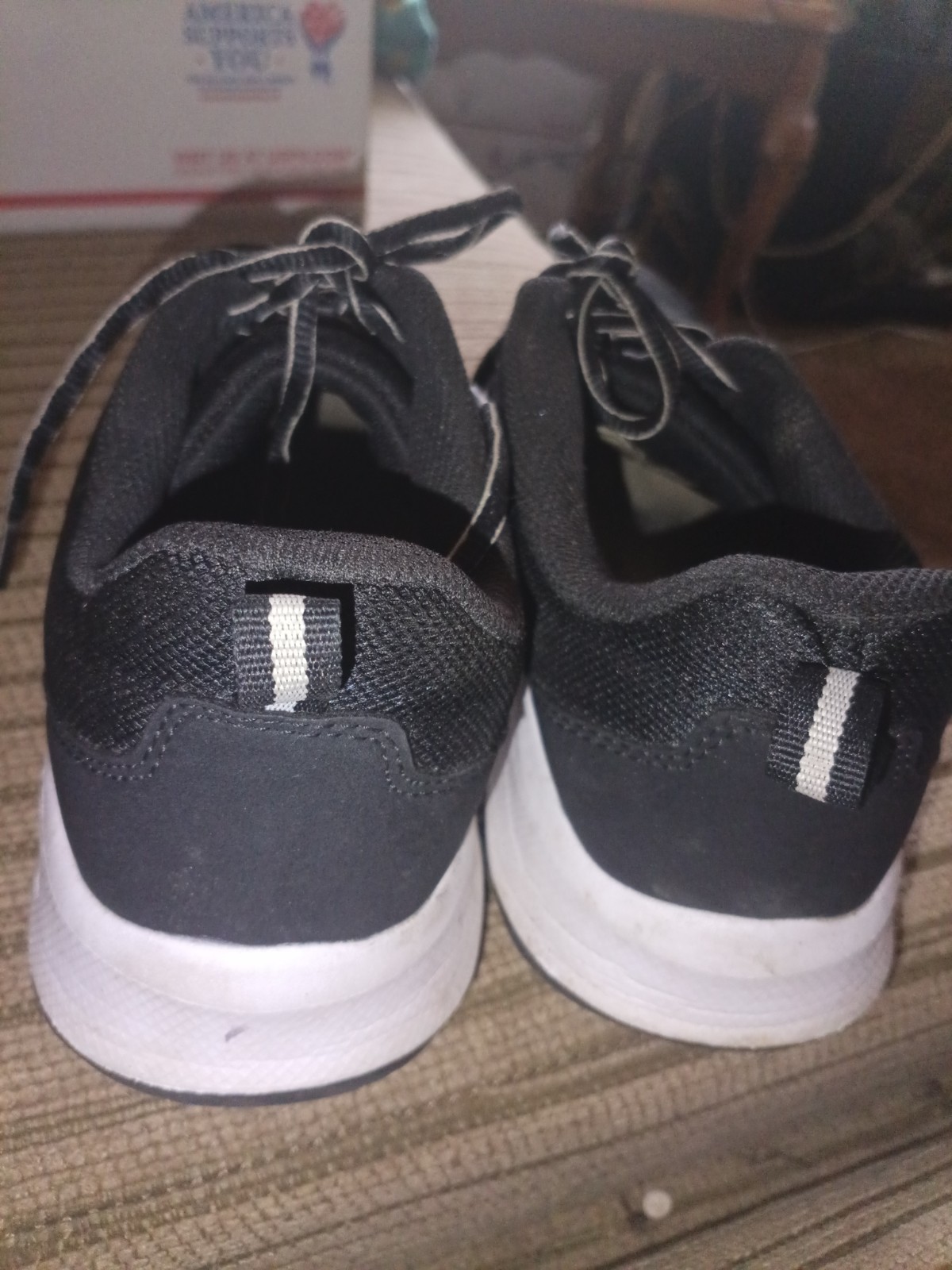 black and white Athletic Works women’s lifestyle joggers Sneaker Shoes Size 8W
