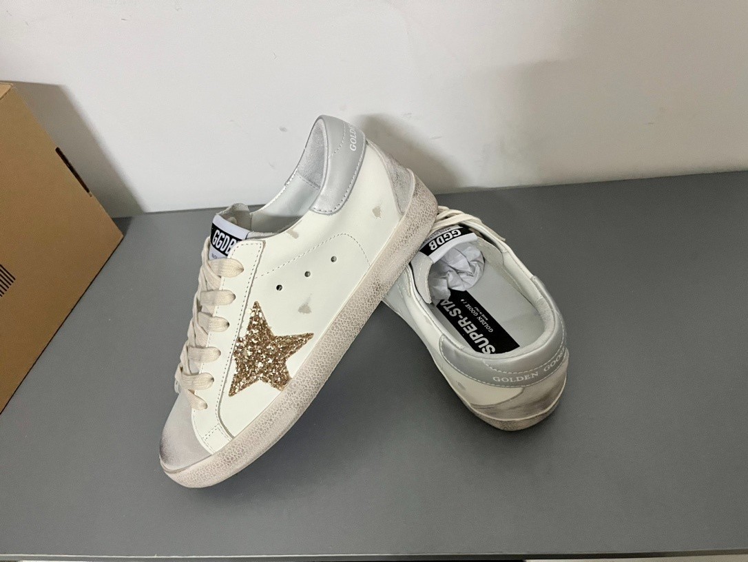 Golden Goose Brand New Super-Star Leather Glitter Low-Top Sneakers