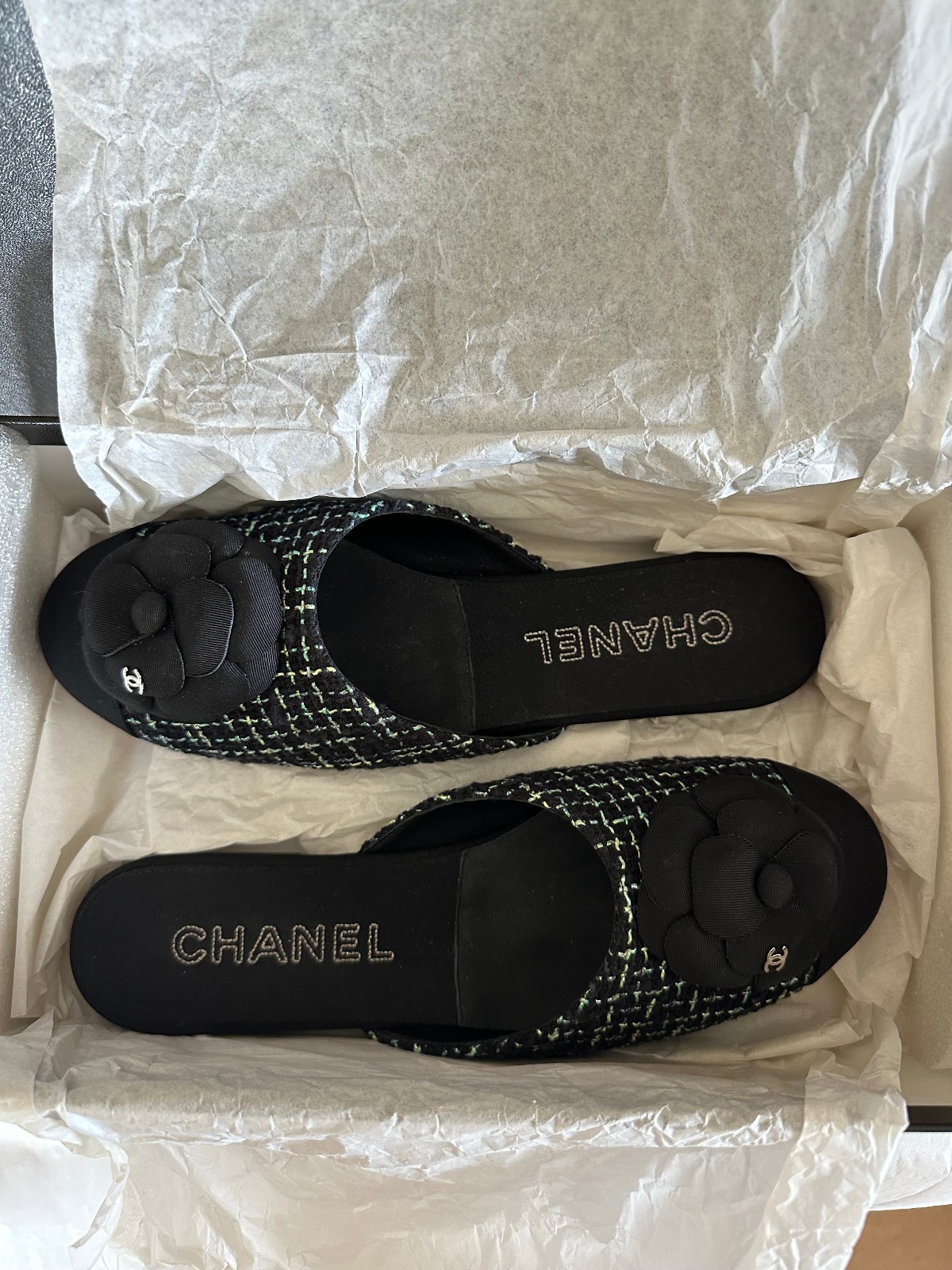(1) Chanel 17S CC Black Green Tweed Grosgrain Mules Shoes – Size 39.5 – US 9 1/2