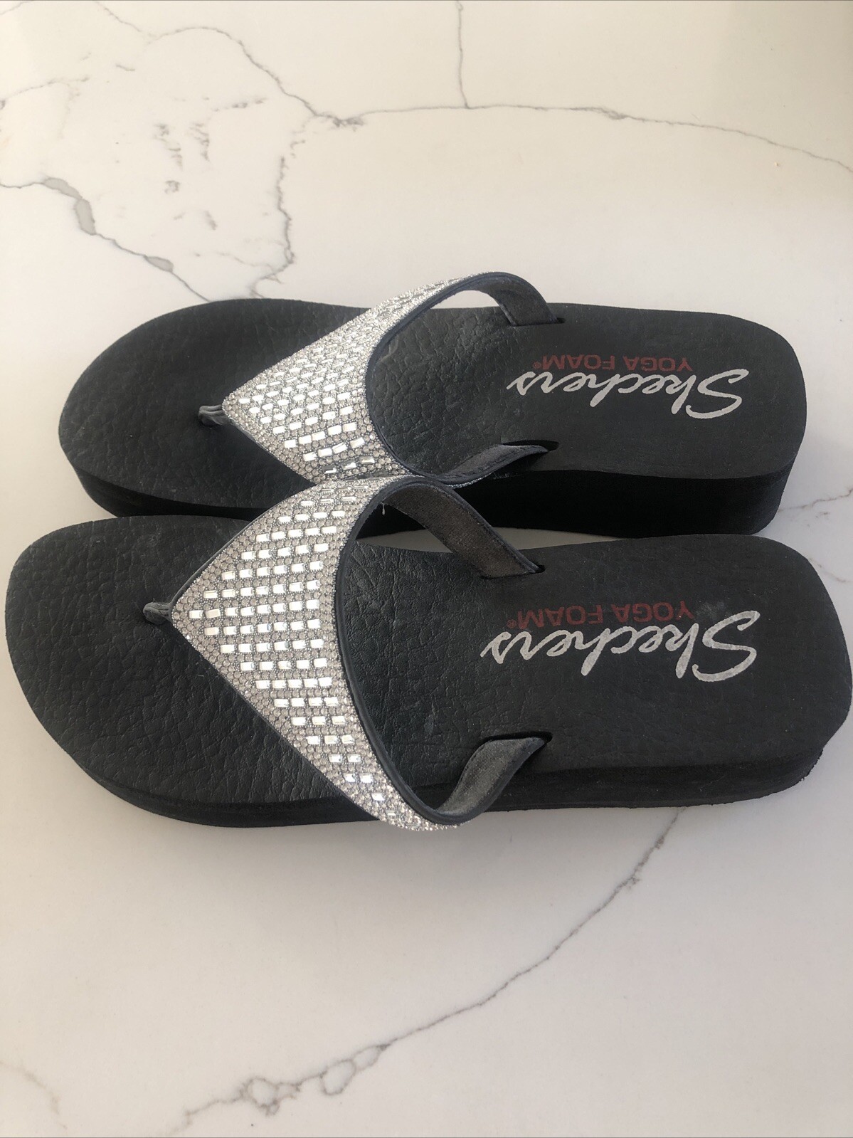 Women’s Skechers Sandals Thong Foam Yoga Size US 8 SN 31601 Nice Preowned