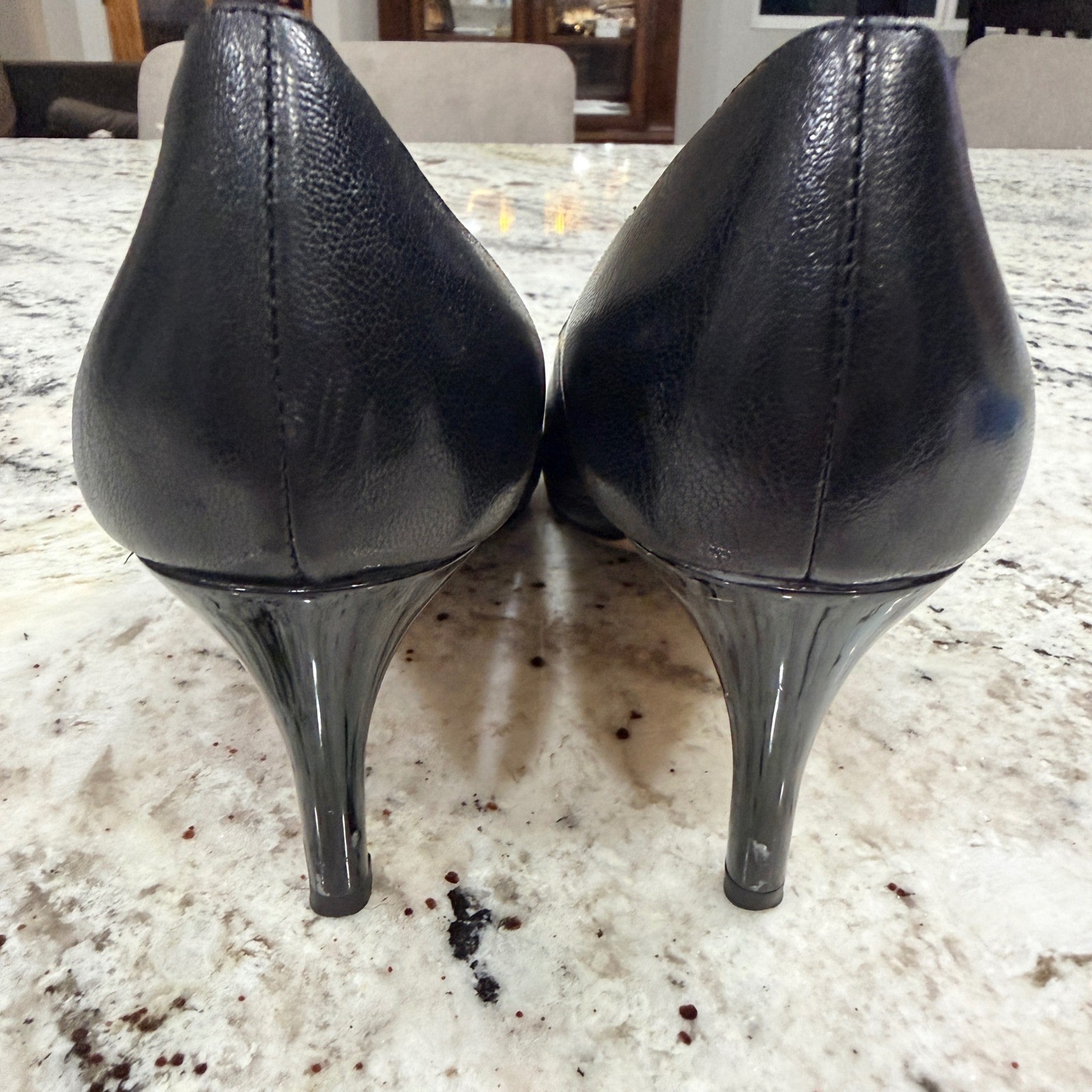Tory Burch Eleanor 65 Pumps Black Leather Gold Logo Pointed Toe Heels Size 6.5