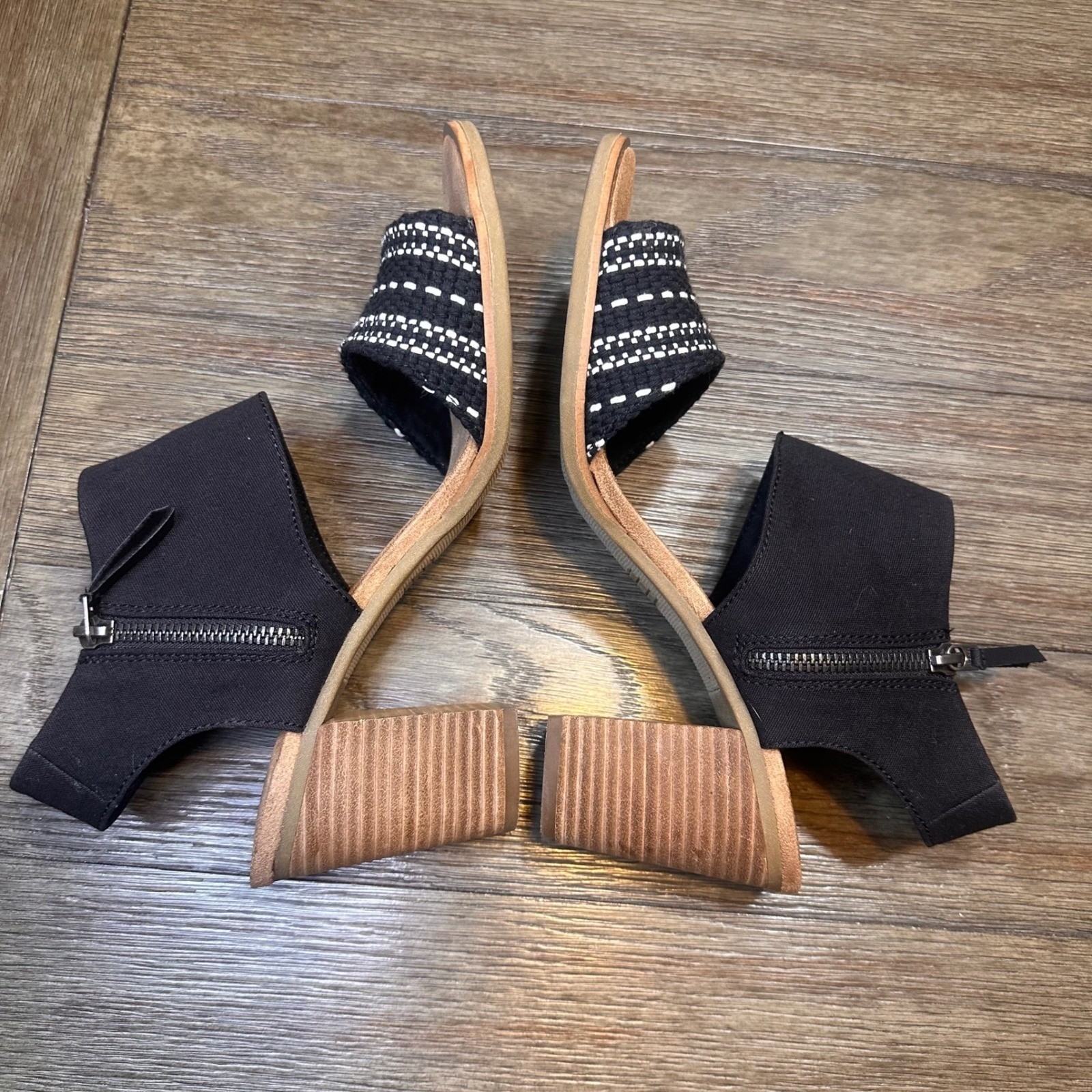 TOMS Majorca Black Wedge Sandals Size 11 Zipper Ankle Strap Espadrille Style