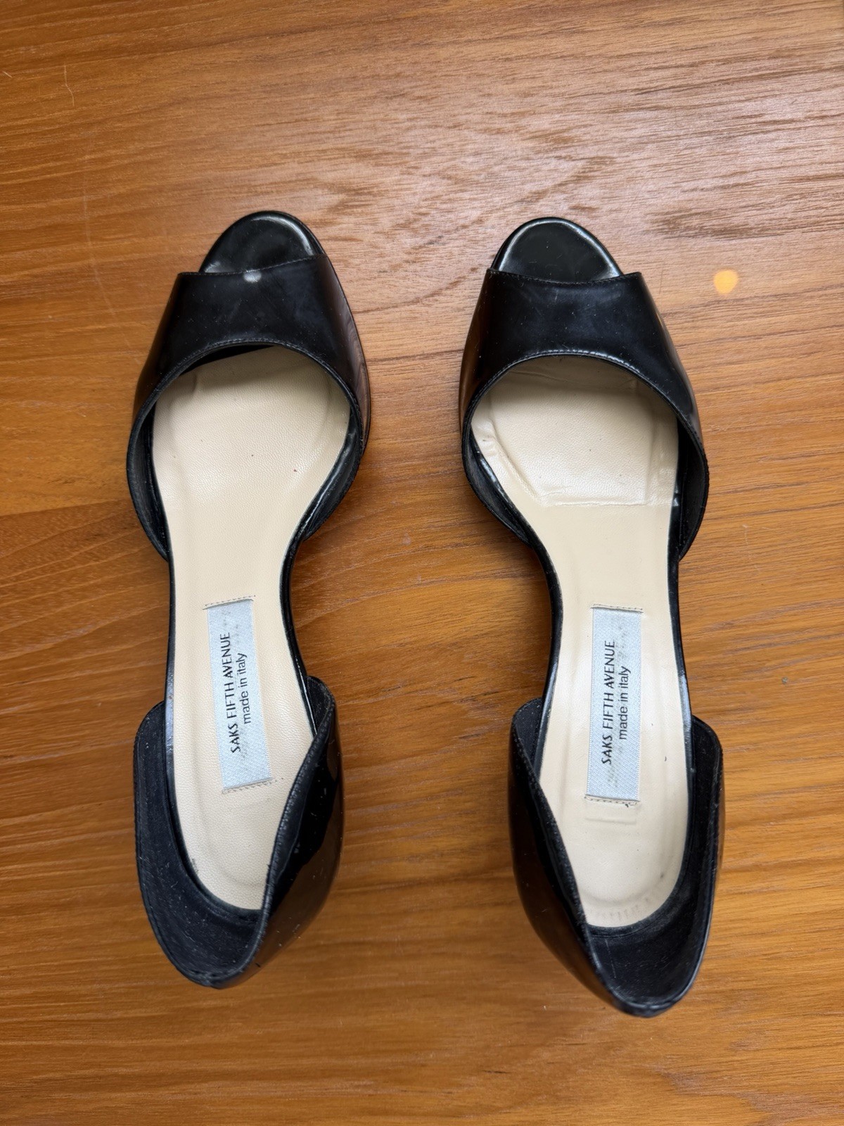 Saks Fifth Avenue Italian Leather Black Patent Peep Toe Kitten Heels – Size 7.5B