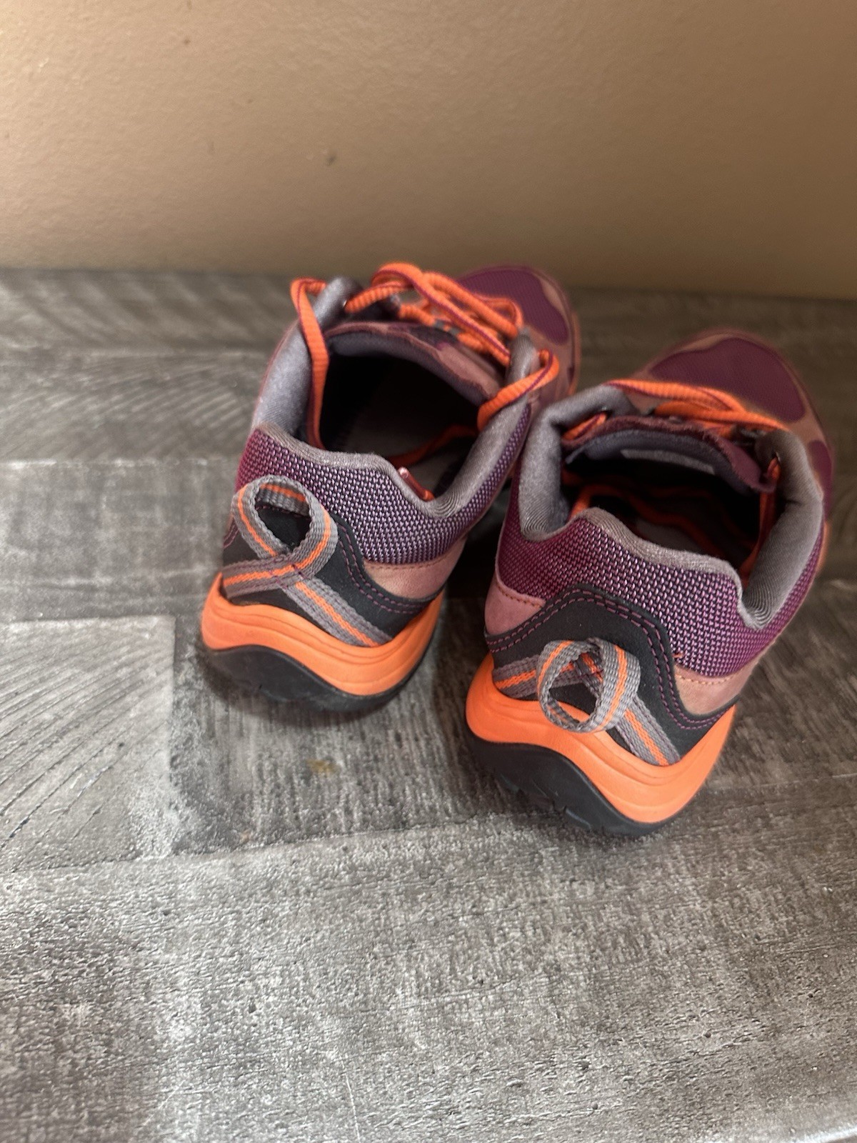 Clarks Shoes Womens 6.5 M Outdoor Rock Trail Sneakers Purple Leather No Insole