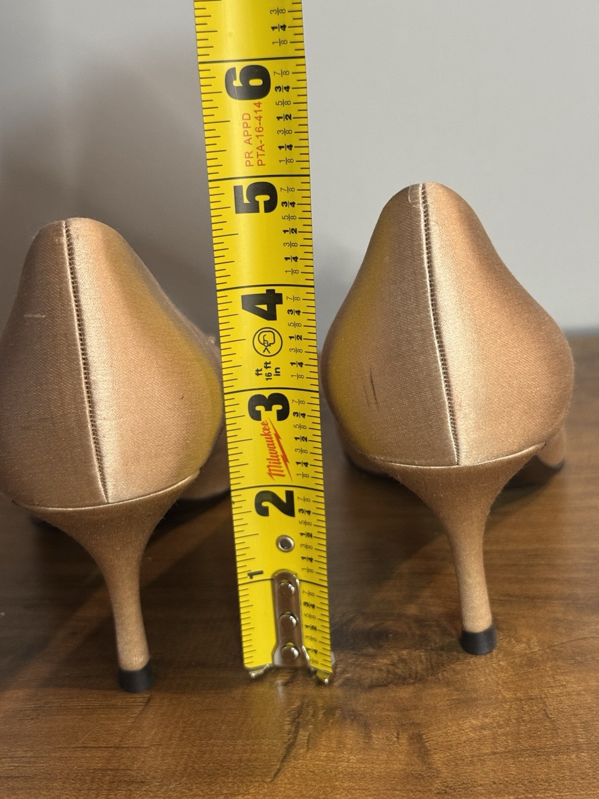 Roger VIvier Efflorescence Pumps 37 Pink Satin Heels With Crystal Buckle