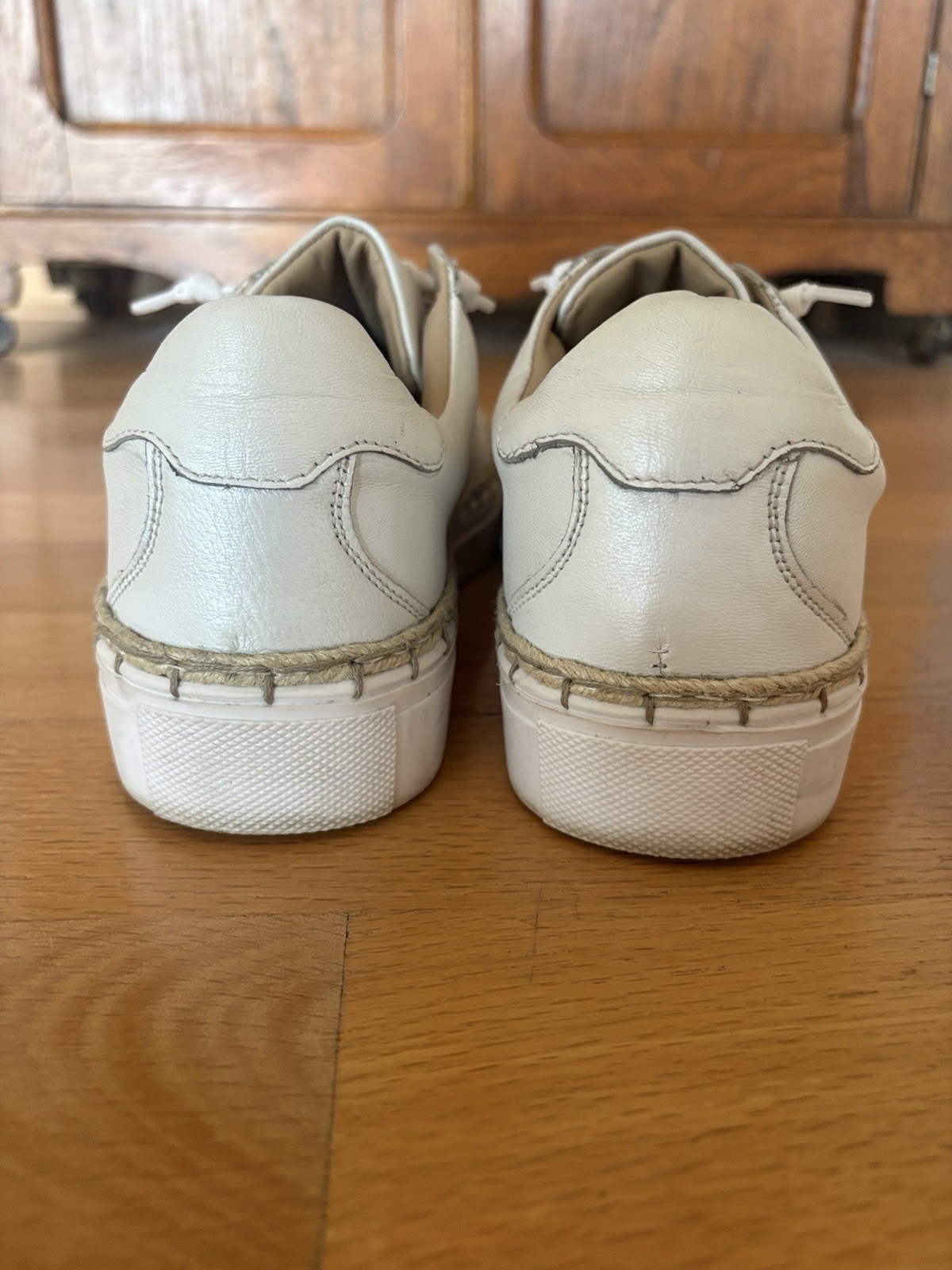 Diba True SIZE 11 WOMEN WHITE/IVORY Slip On Leather Sneaker Platform SO CUTE!