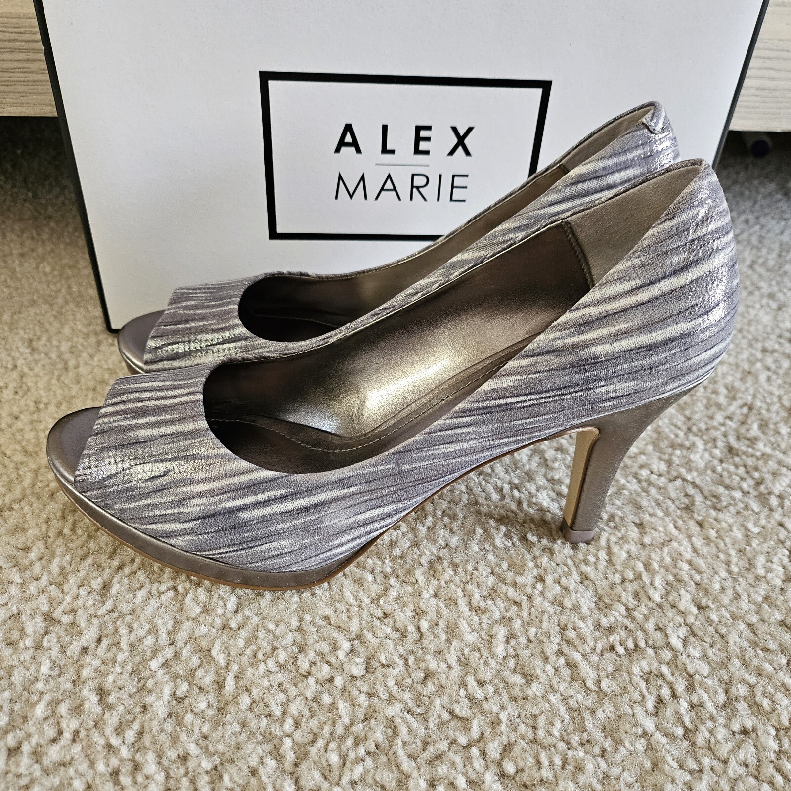 Alex Marie Cashmere Silver Stripe Peep Toe Leather Upper Platform Heels Size 7.5