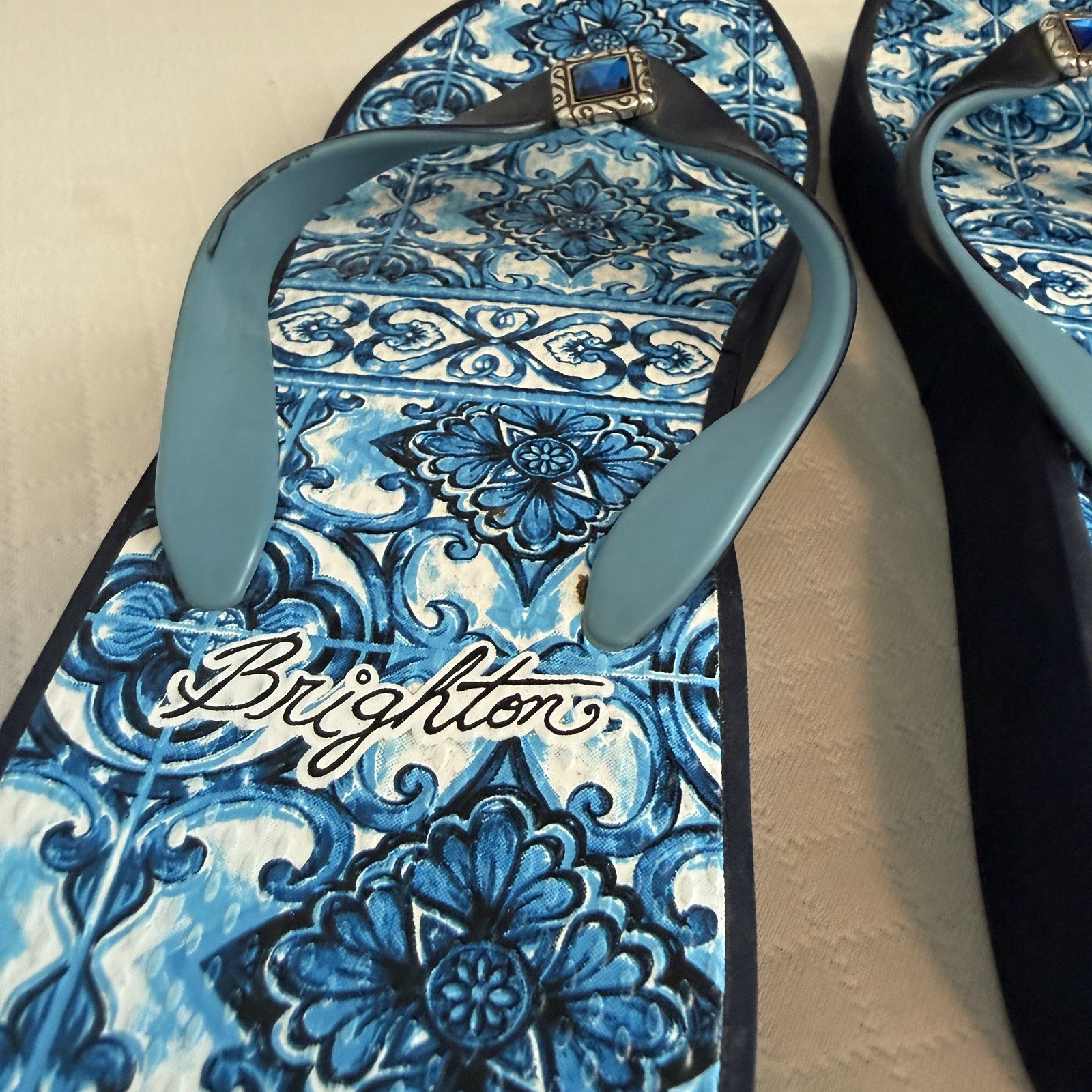 Brighton Platform Thong Flip Flops 10 Blue White Tile Print Sandals Jewel Luxury