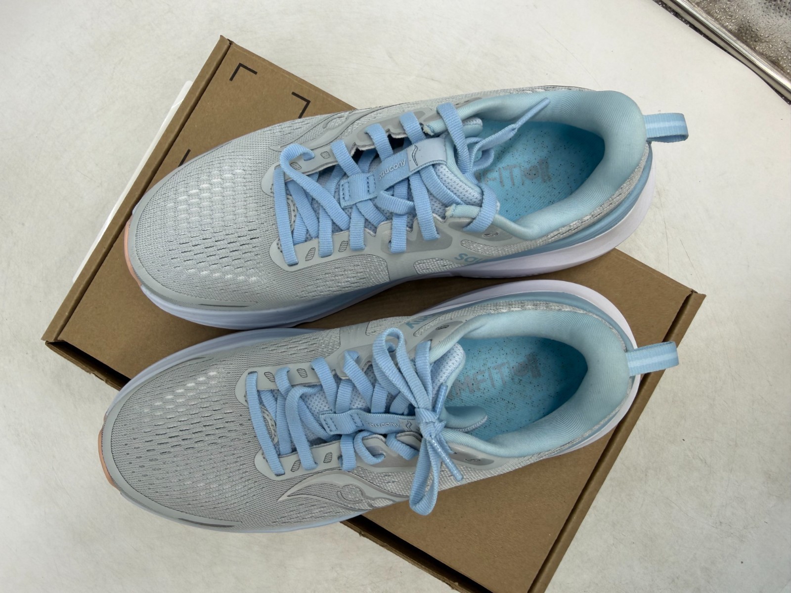 Saucony Guide 18 Sneakers Women’s Cloud Dream Athletic Lightweight Comfort – 8.5