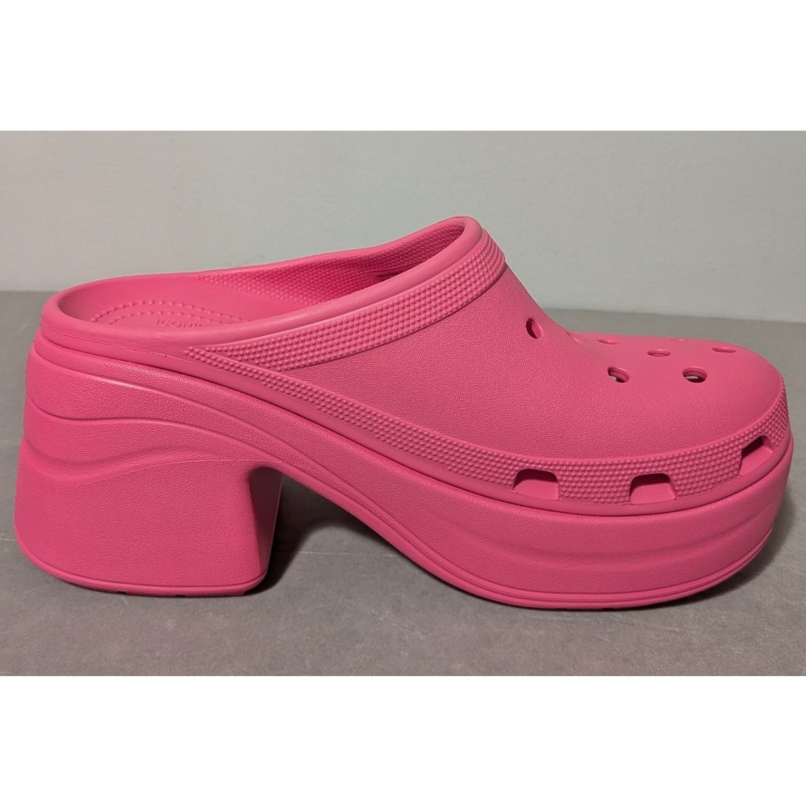 Crocs Siren Clog Hyper Pink Platform Chunky Heel Women’s Size 11 Y2K EUC