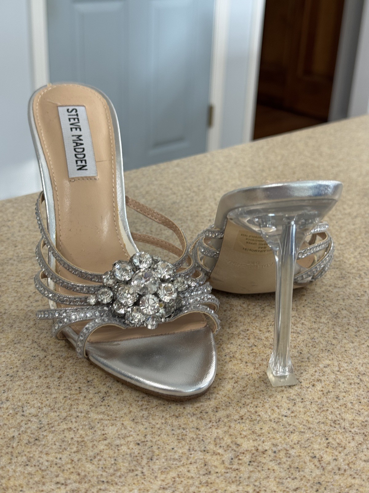Steve Madden Silver Rhinestone Glass Bling Slip On Sandals 6 Clear Lucite Heels