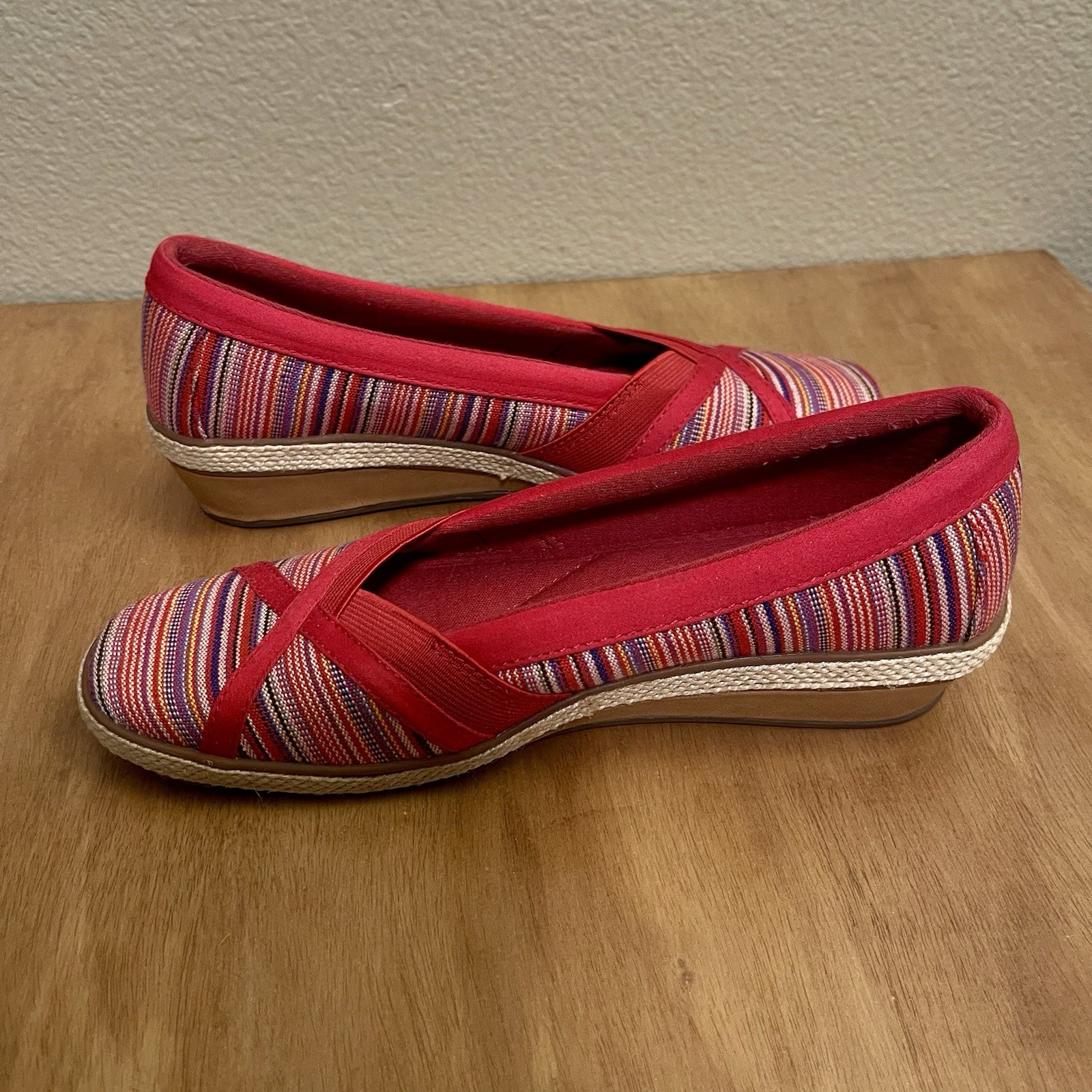 Grasshoppers Ortholite Misty Striped Wedge Shoes Slip On Red Comfort Shoe Sz 6N