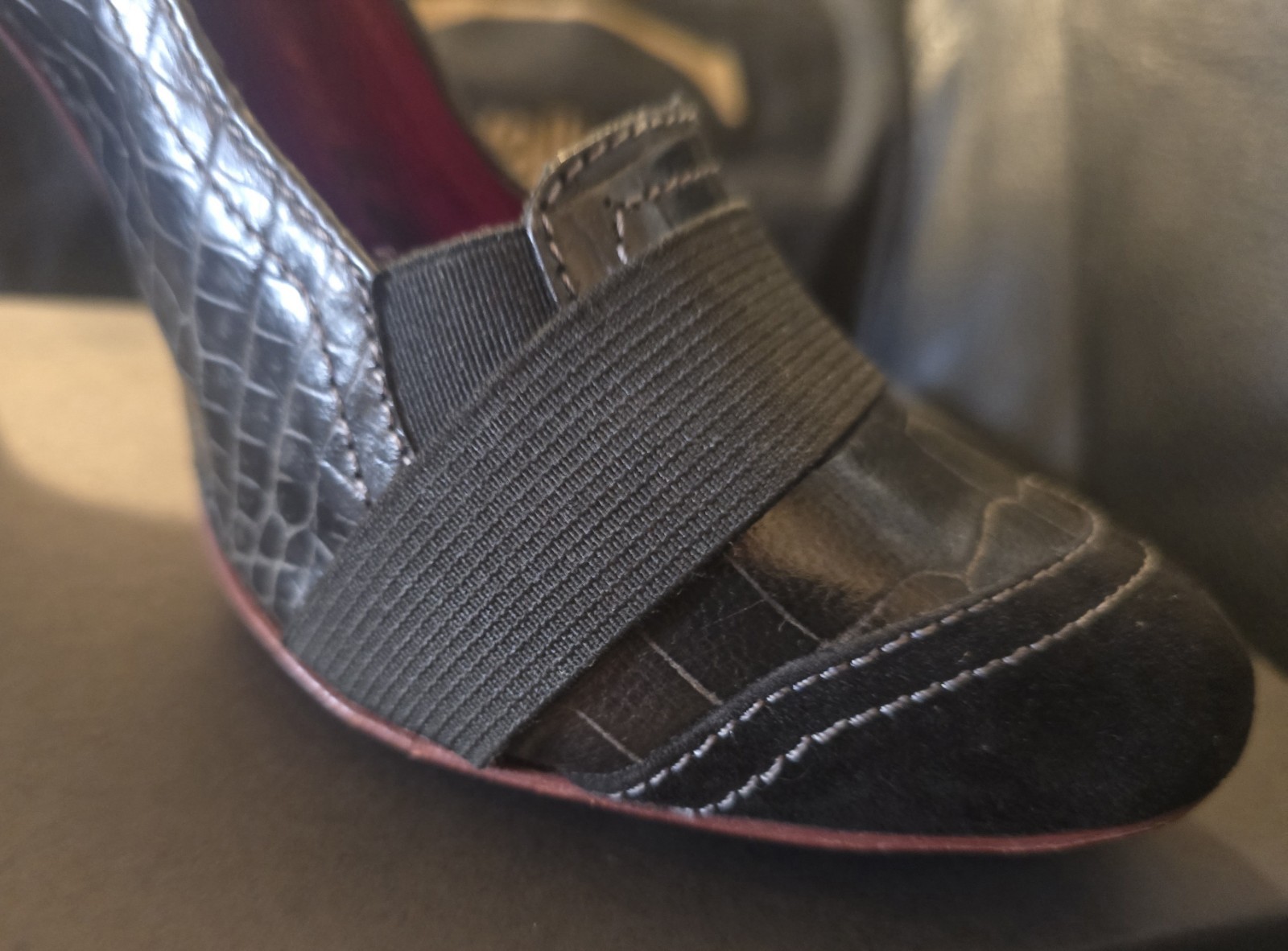 Roberto Cavalli «Just Cavalli» Black Croc Embossed Leather Pumps w/Suede Toe 39