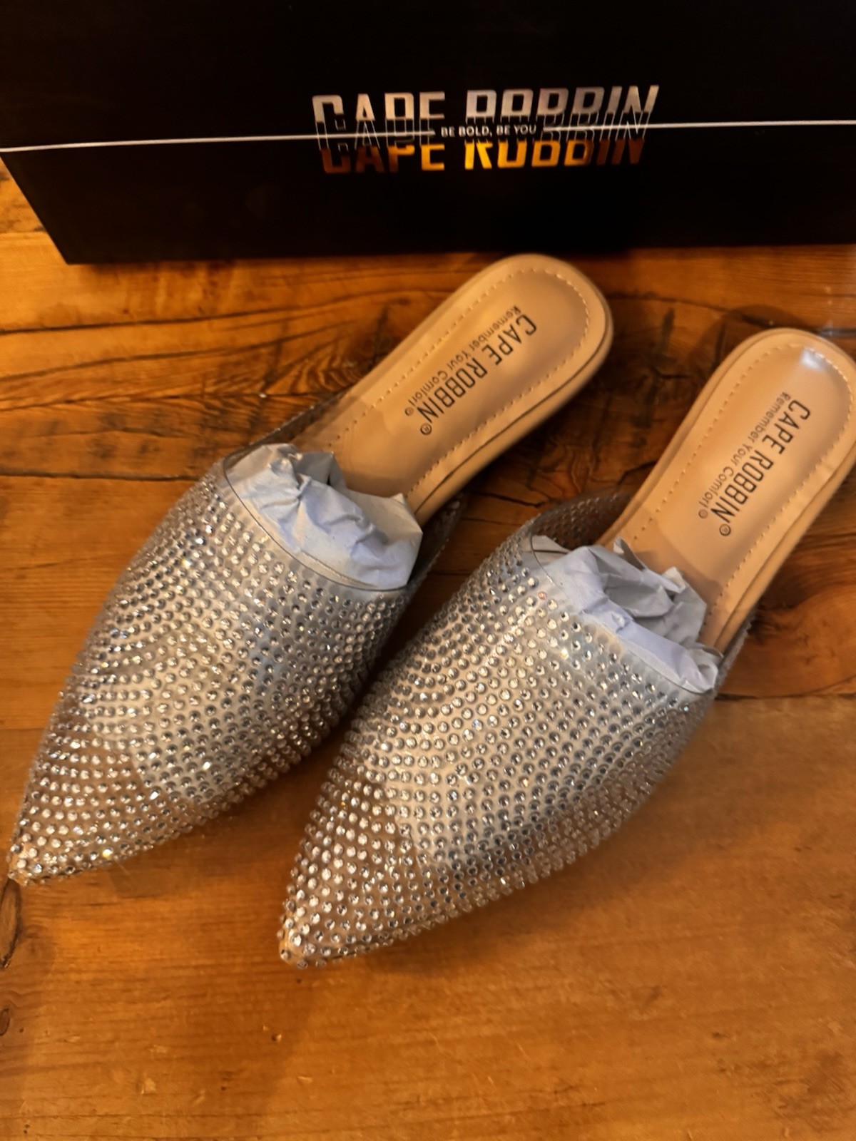 Cape Robbin Crunch Nude Clear Rhinestone Flat Mules (Crunch) Size 6 NIB