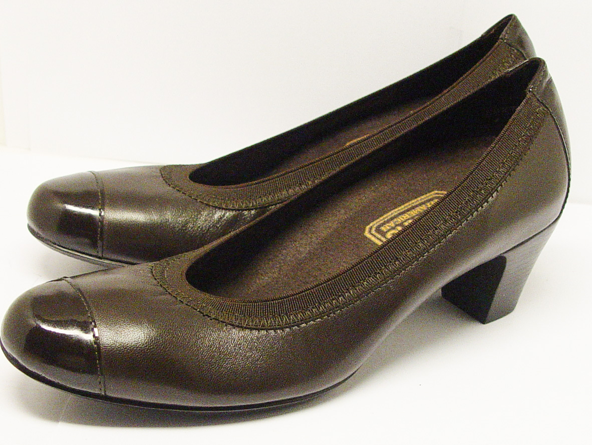 MUNRO AMERICAN SZ 6.5 M BROWN UPPER W/LATEX RUBBER BOTTOM SHOCK ABSORBING HEEL