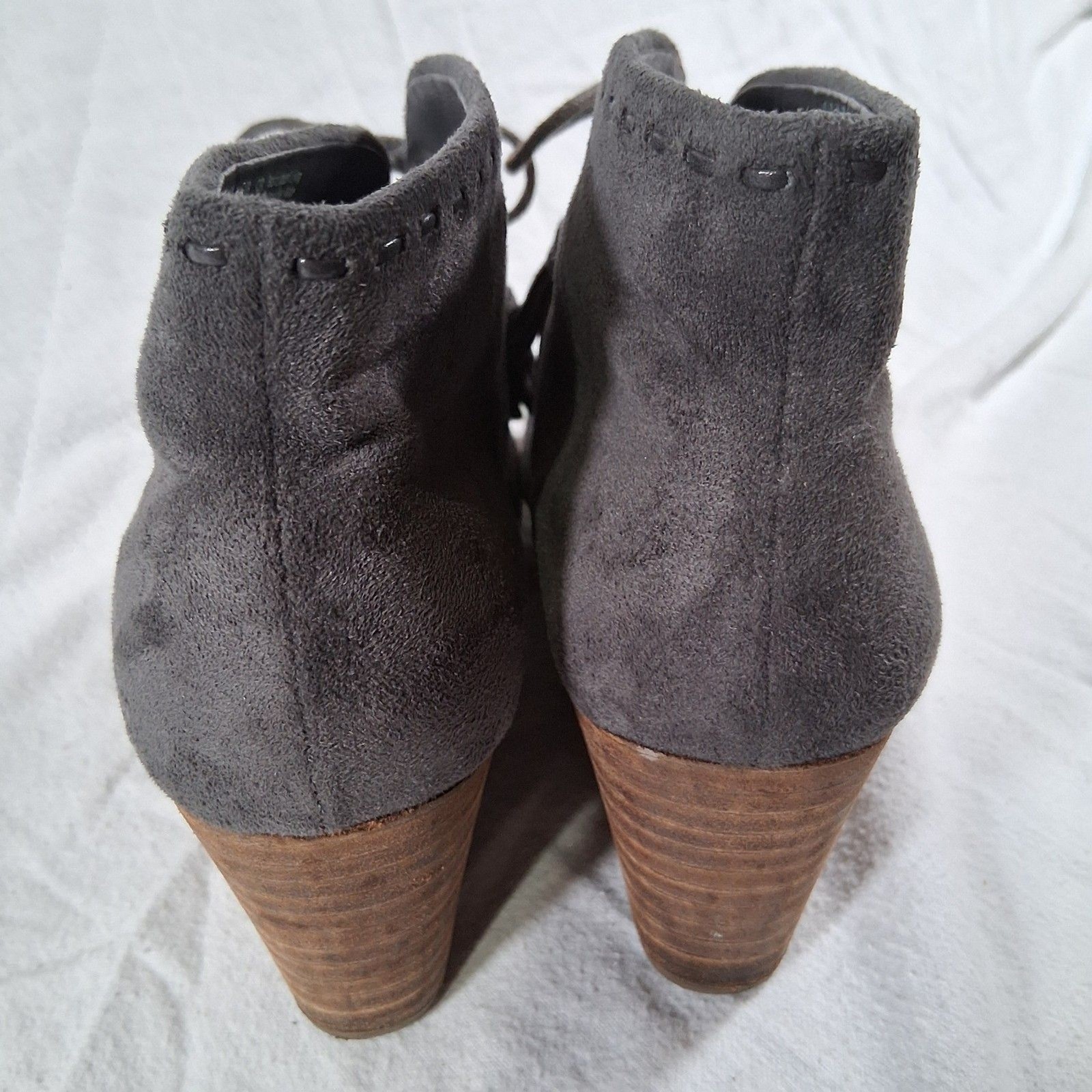 Dr. Scholl’s Dakota Women’s Sz 8 Grey Faux Suede Wedge Tassel Ankle Booties