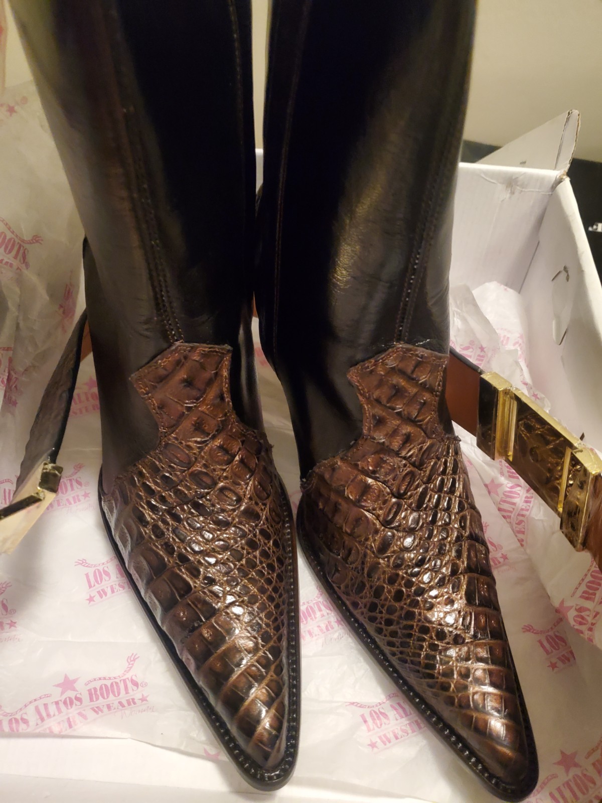 Los Altos woman booties, size 10-USA 27-MEX. Belt included.