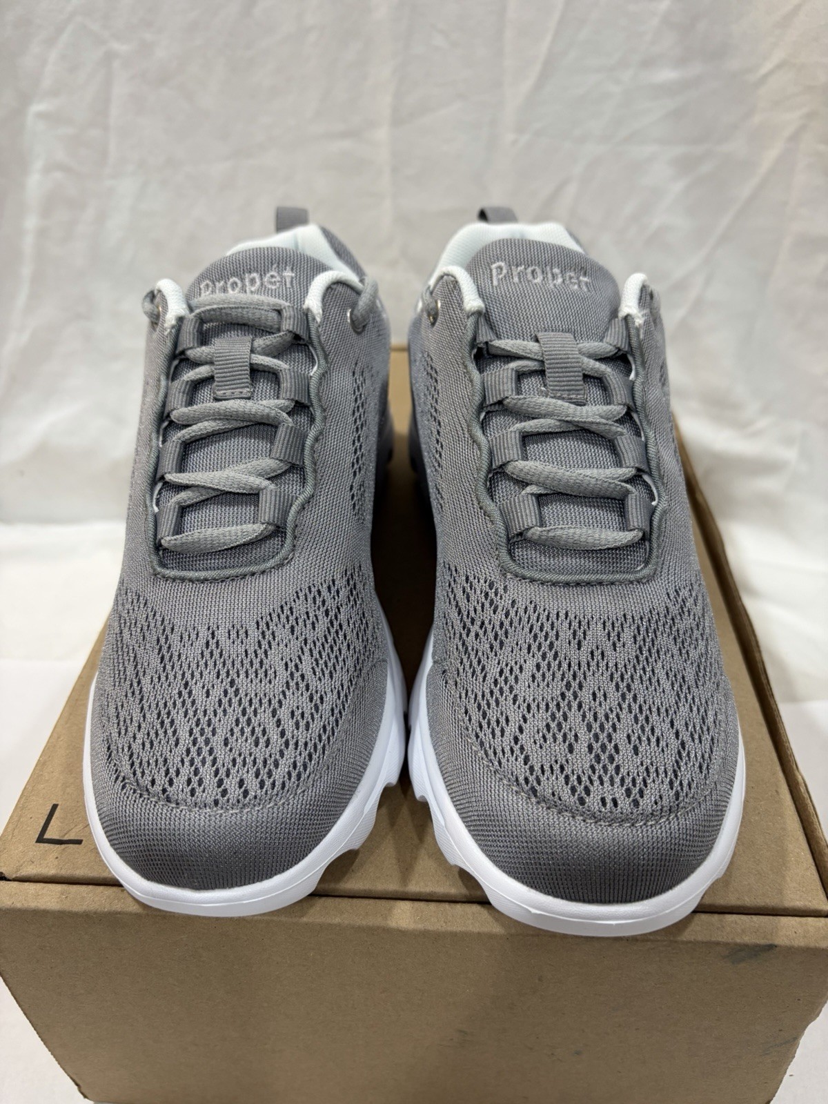 Propet Women’s Travelactiv Casual Walking Shoe Size 7.5 Narrow (AA) Silver