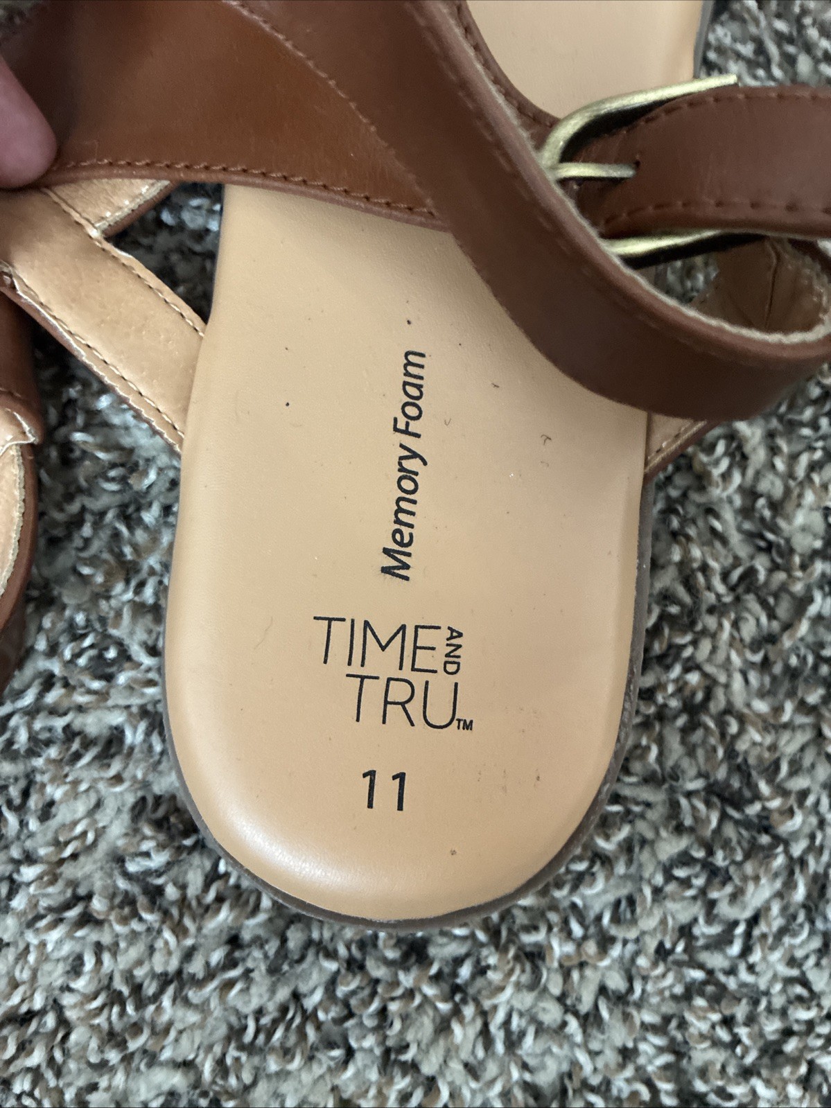 Time and Tru Women’s Hooded Flat Thong Memory Foam Sandals Size 9 Slingback